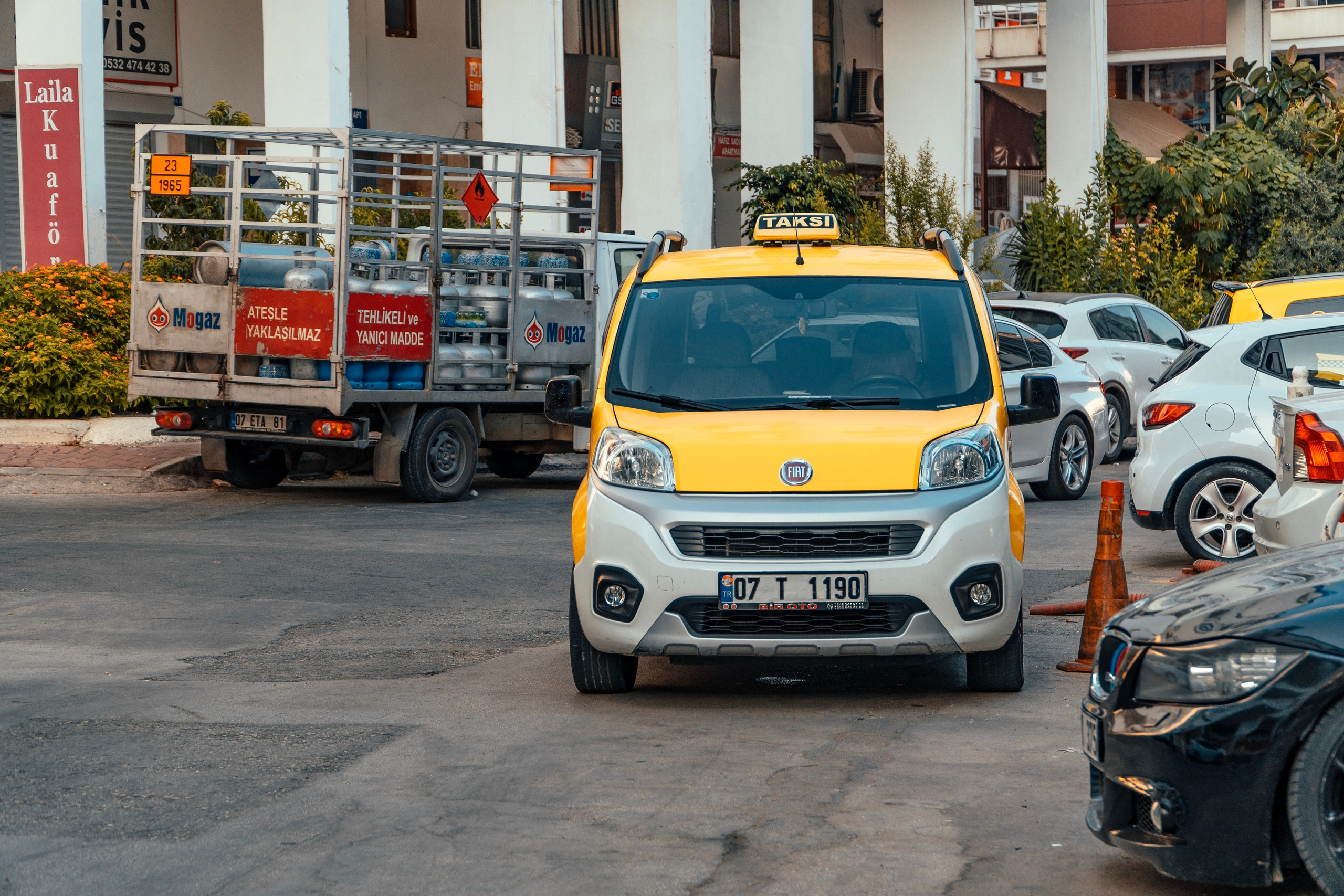 Стрит-фотография, улицы Краснодара и пригорода. Фотограф и видеограф в Новотитаровской и Краснодаре — Олег Ананко