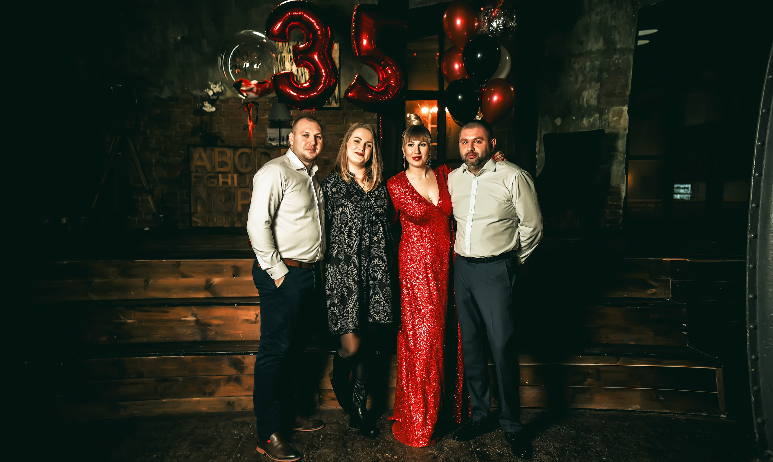 Тематическая вечеринка на юбилей 35 лет. Свадебный, семейный, детский, контент фотограф в Омске Максим Ильин