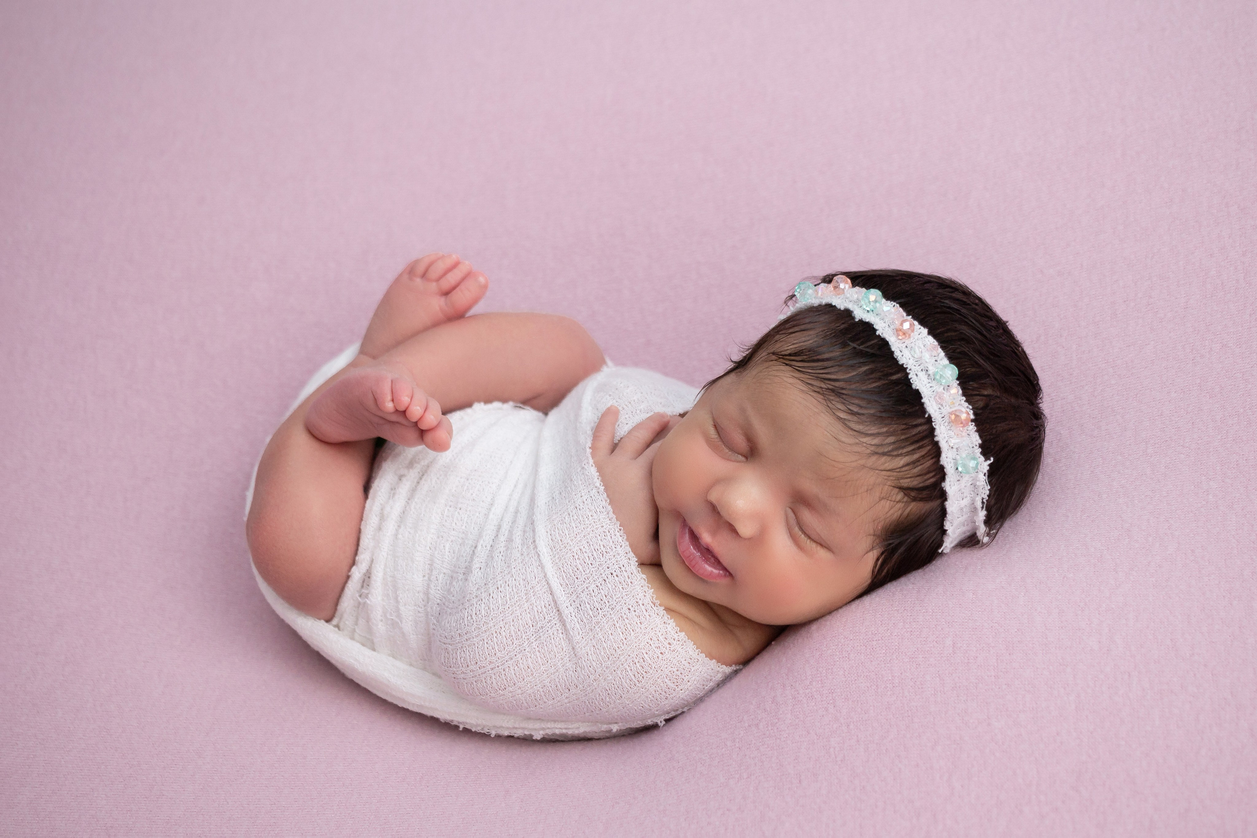 Классический стиль newborn. Фотограф новорождённых Анапа Елена Кушнарь