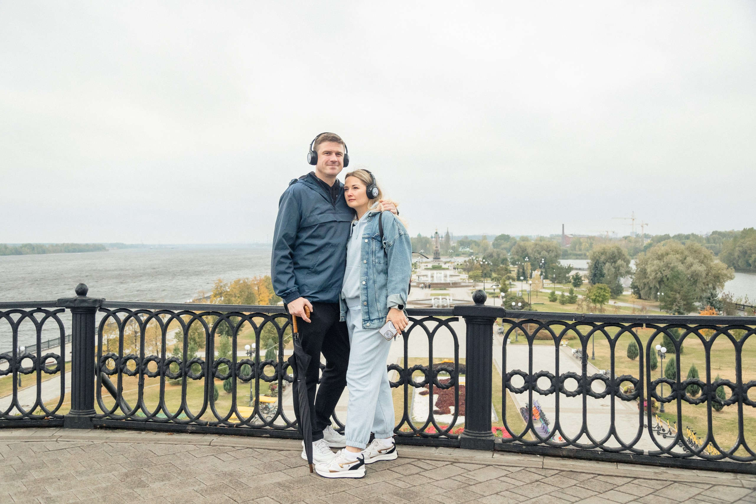 Экскурсия. На каждом снимке всегда два человека: фотограф и зритель