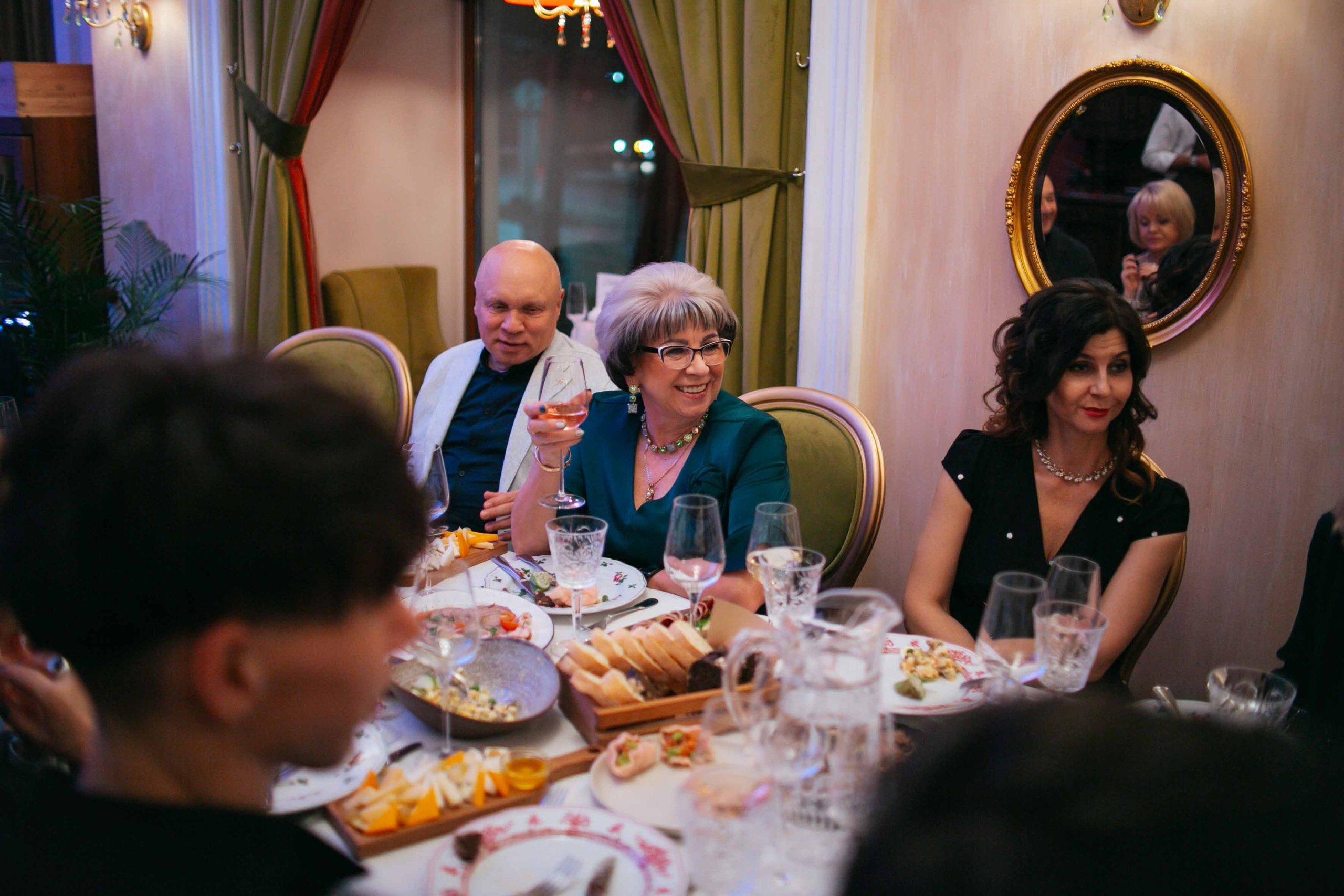 Вечер в «Дежавю». Ваш репортажный фотограф Артемий Антонов