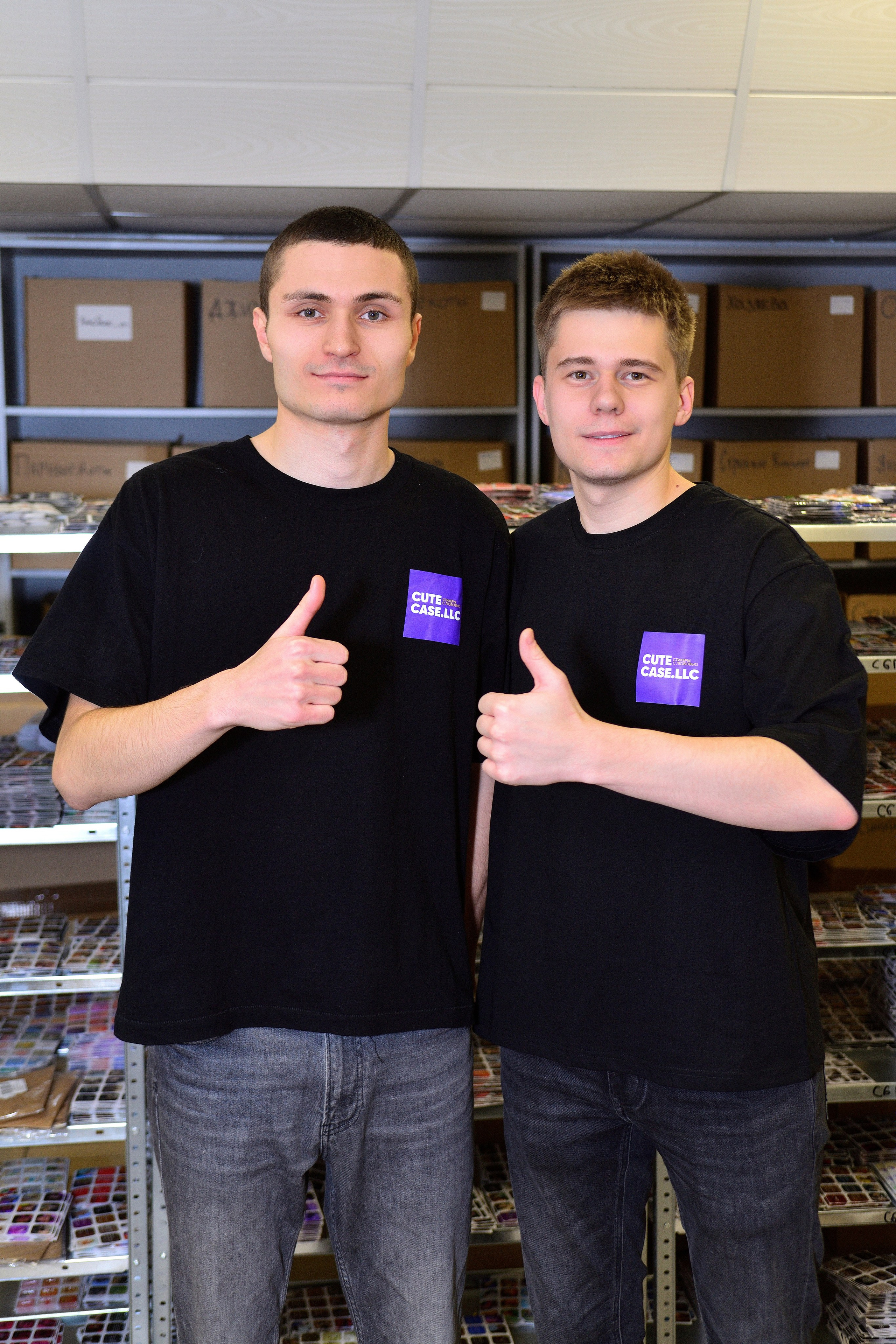 Производство 3D стикеров. Фотограф Сергей Сергеев