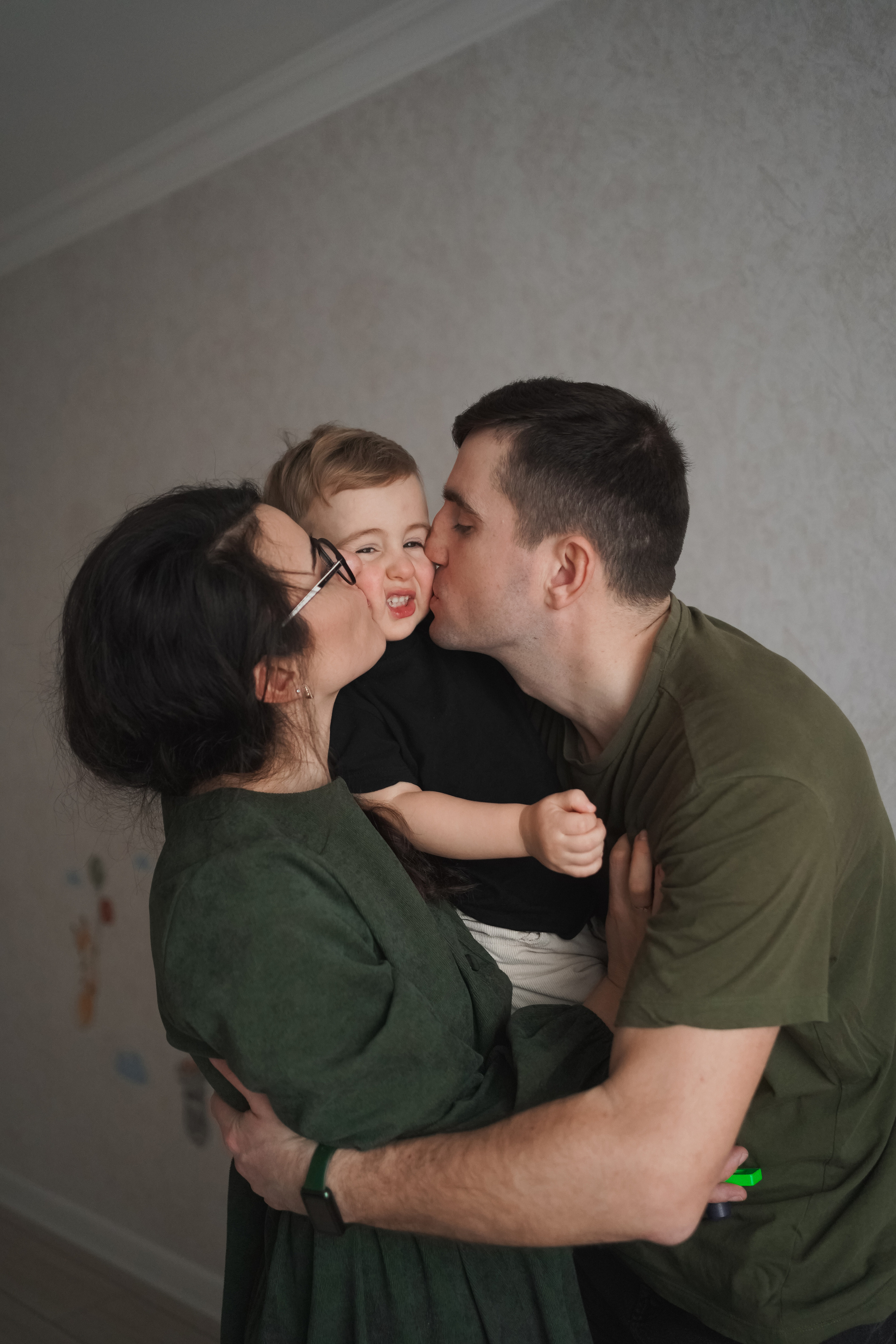 Самира, Сергей и Арсений. Свадебный и семейный фотограф в Калининграде Алина Свиклан