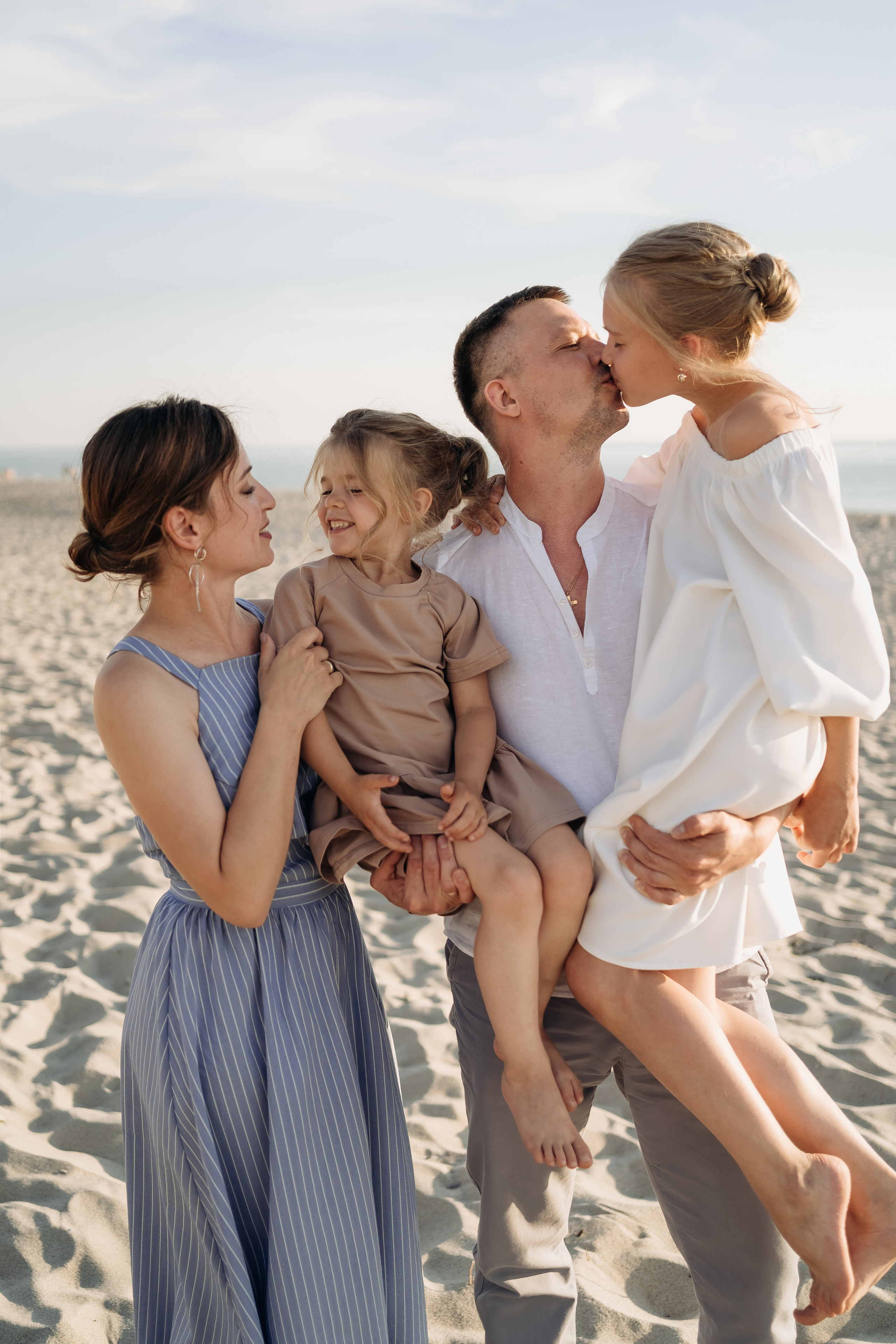 Анастасия, Сергей, Кира и Мира. Свадебный и семейный фотограф в Калининграде Алина Свиклан