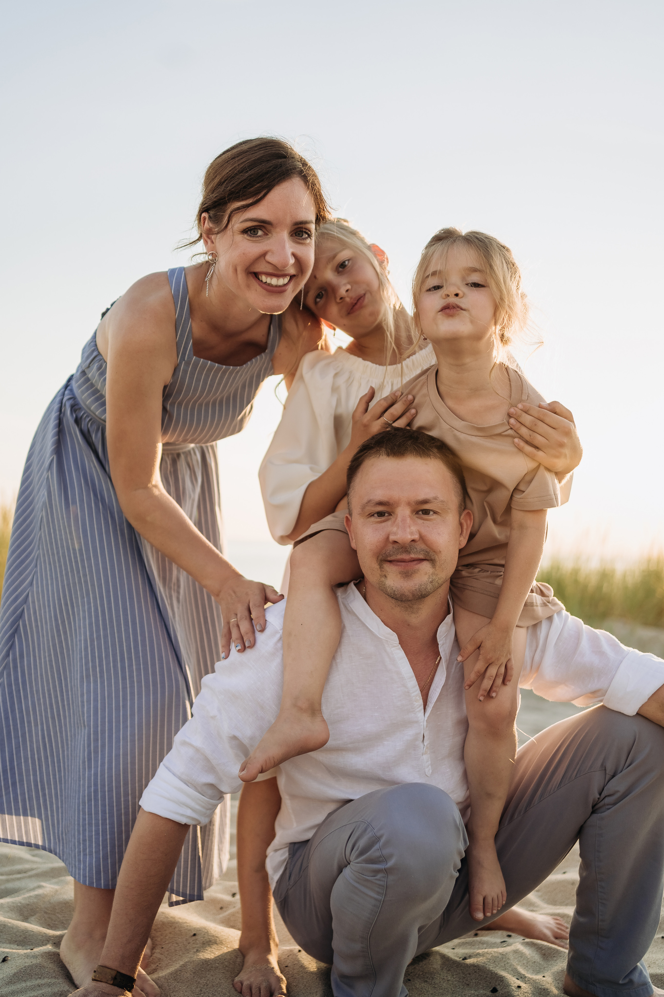 Анастасия, Сергей, Кира и Мира. Свадебный и семейный фотограф в Калининграде Алина Свиклан