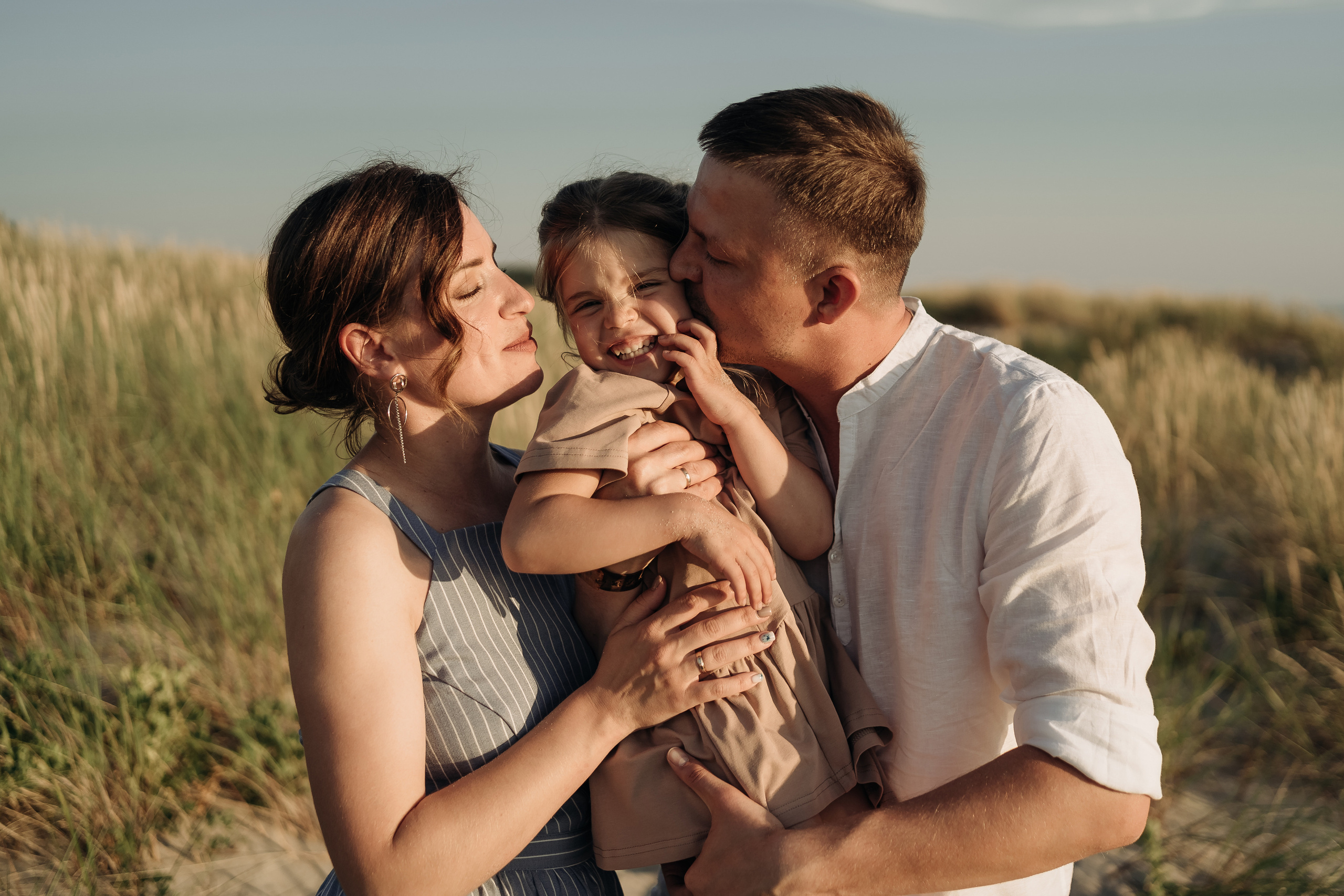 Анастасия, Сергей, Кира и Мира. Свадебный и семейный фотограф в Калининграде Алина Свиклан