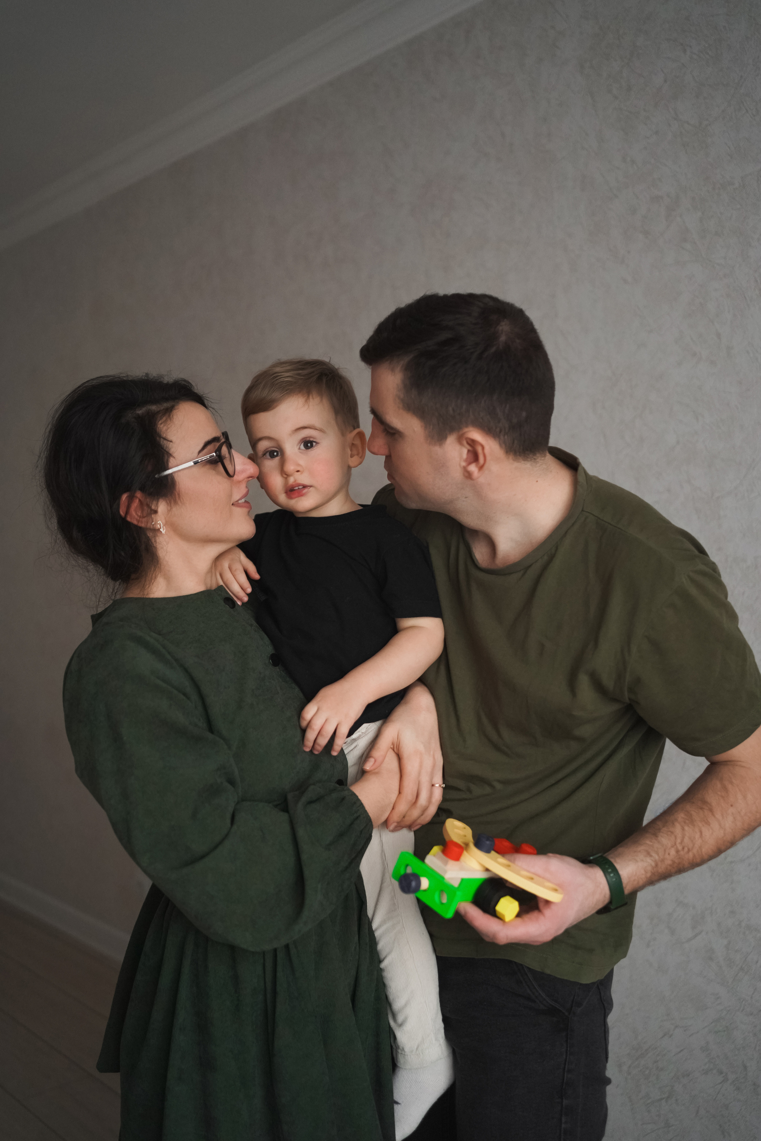 Самира, Сергей и Арсений. Свадебный и семейный фотограф в Калининграде Алина Свиклан