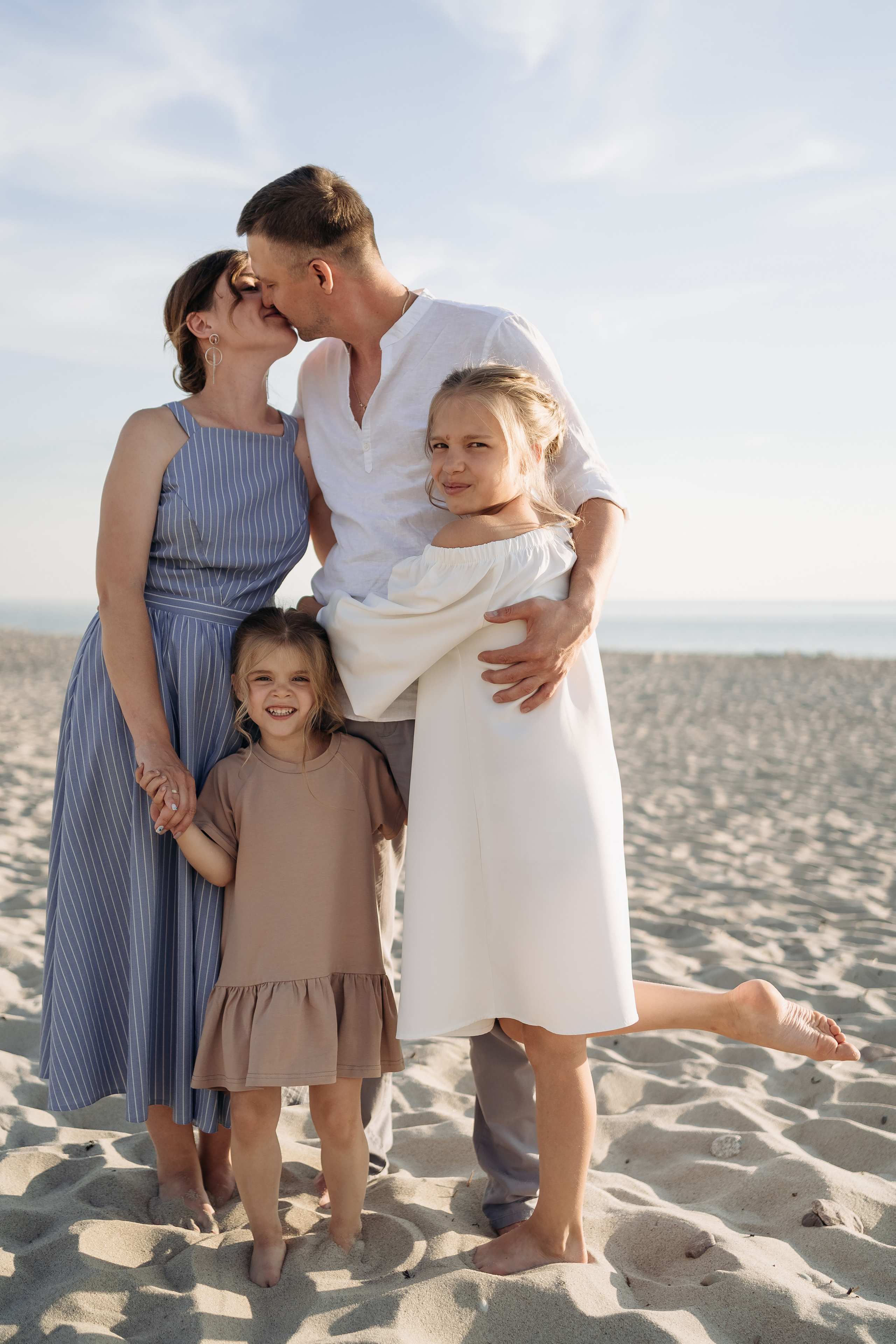 Анастасия, Сергей, Кира и Мира. Свадебный и семейный фотограф в Калининграде Алина Свиклан