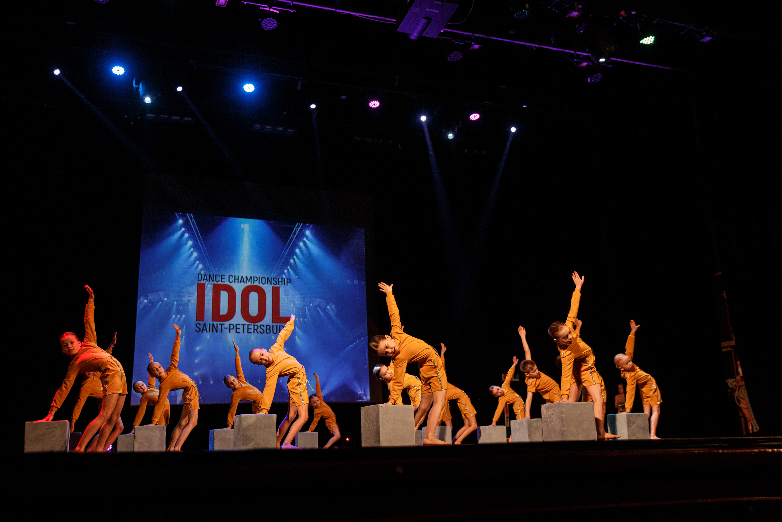 Детское танцевальное выступление. Детский и семейный фотограф в Санкт-Петербурге Елена Крюкова