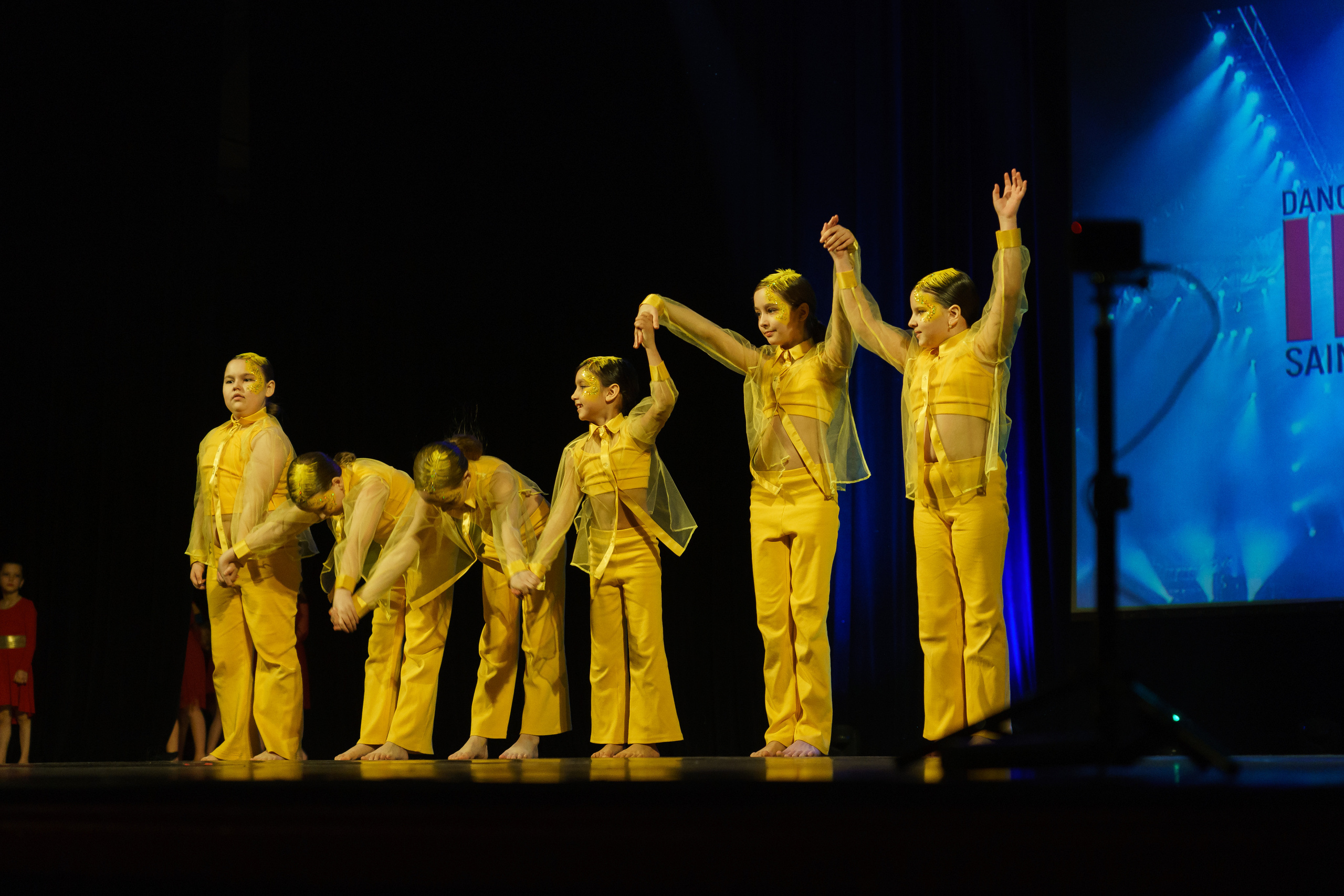 Детское танцевальное выступление. Детский и семейный фотограф в Санкт-Петербурге Елена Крюкова