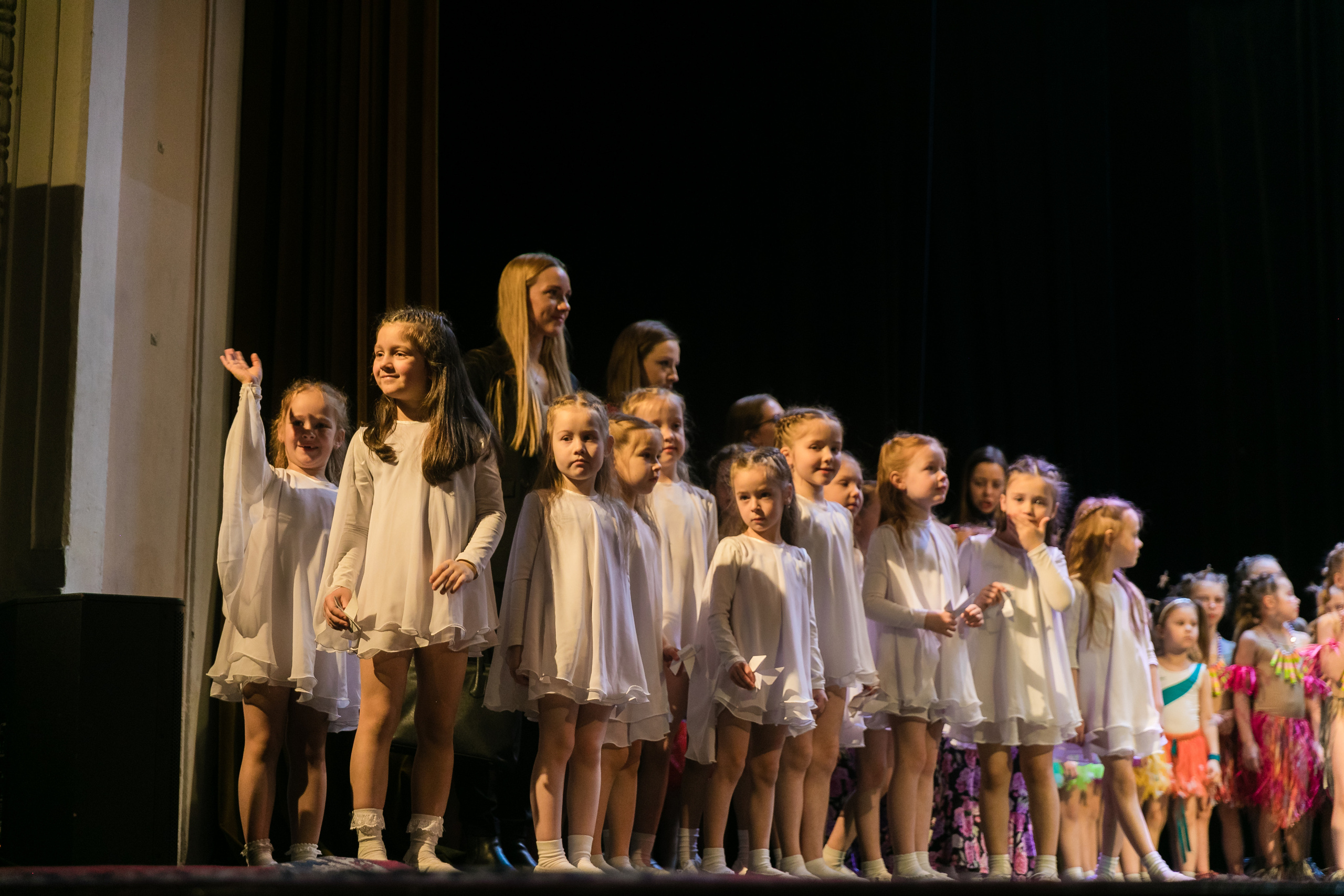 Детское танцевальное выступление. Детский и семейный фотограф в Санкт-Петербурге Елена Крюкова