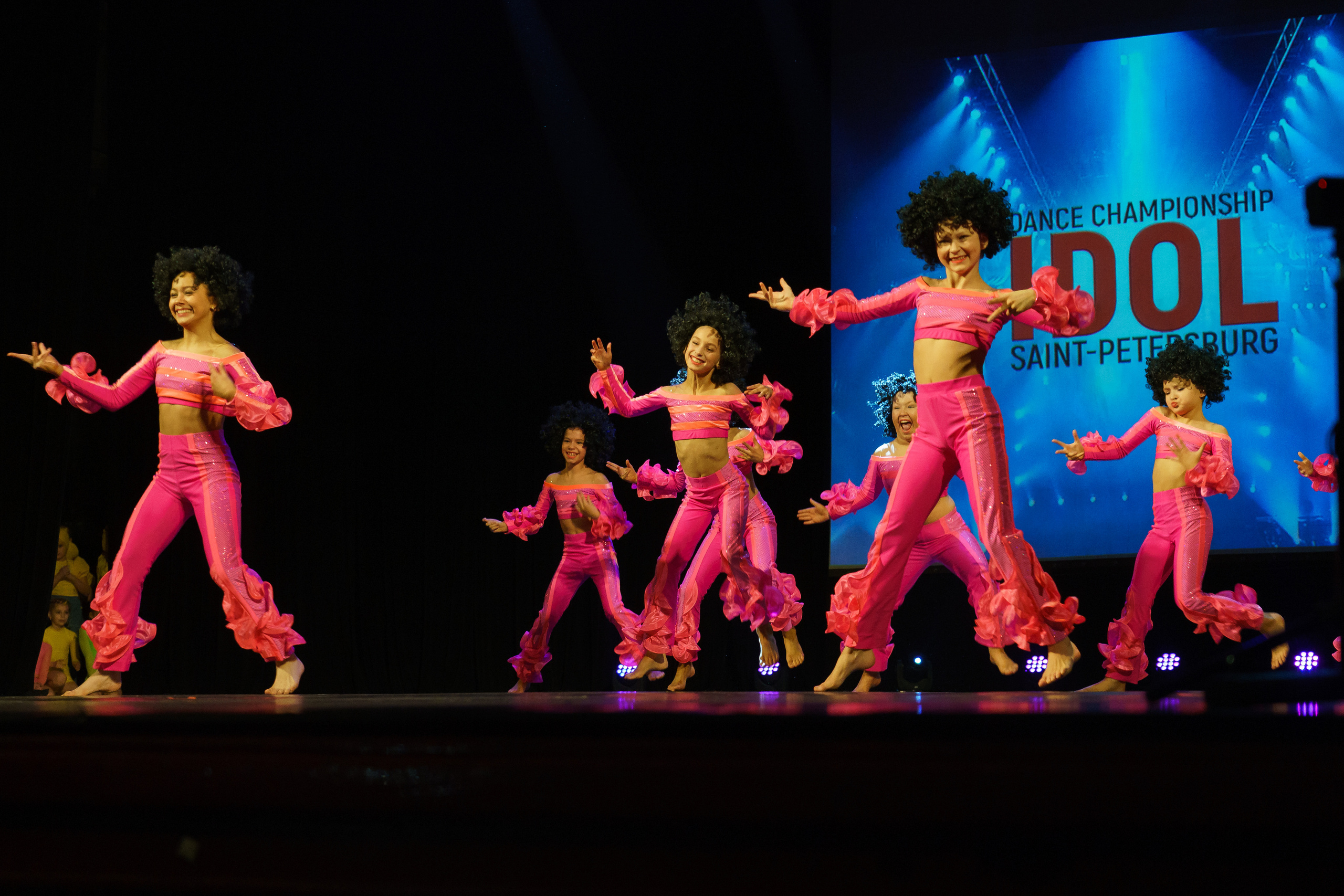 Детское танцевальное выступление. Детский и семейный фотограф в Санкт-Петербурге Елена Крюкова