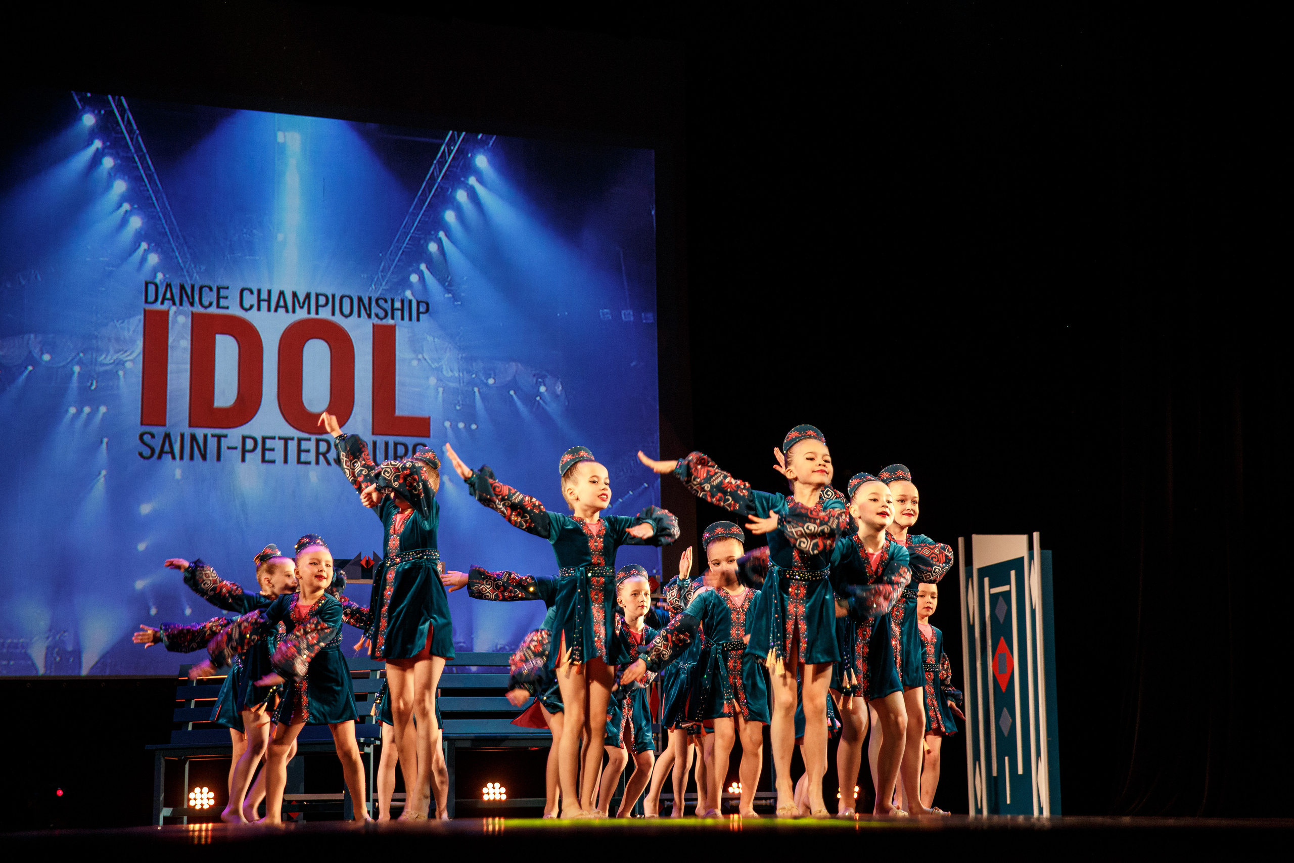 Детское танцевальное выступление. Детский и семейный фотограф в Санкт-Петербурге Елена Крюкова