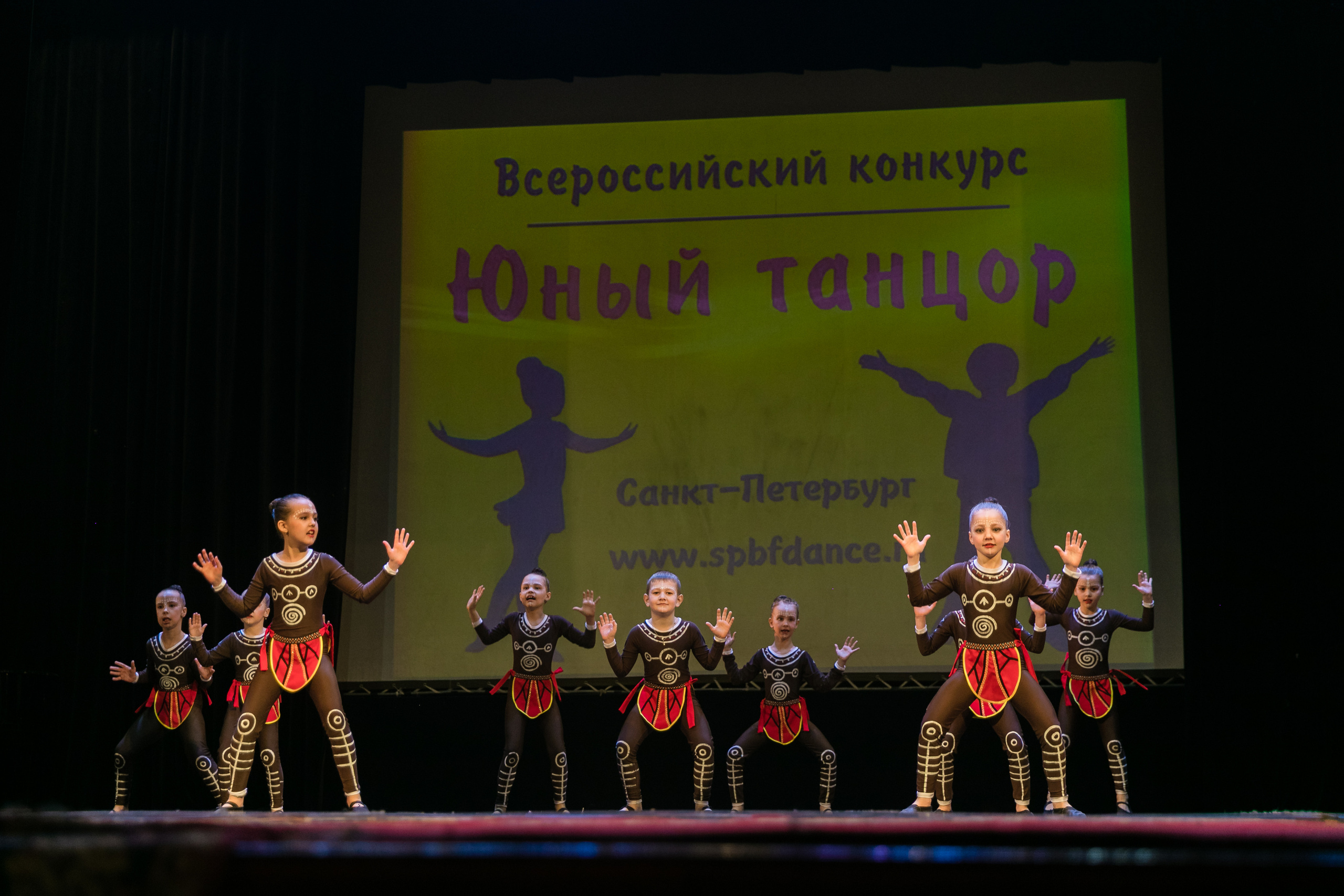 Детское танцевальное выступление. Детский и семейный фотограф в Санкт-Петербурге Елена Крюкова