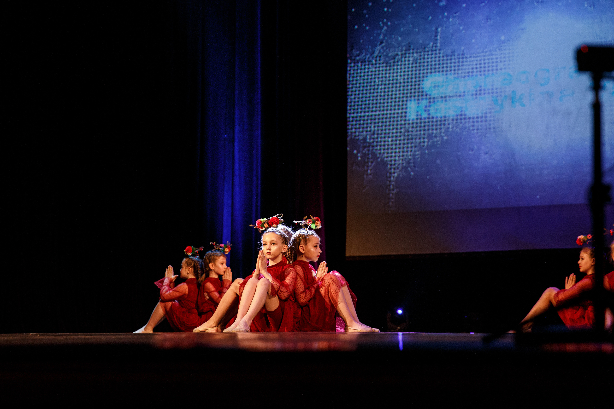Детское танцевальное выступление. Детский и семейный фотограф в Санкт-Петербурге Елена Крюкова