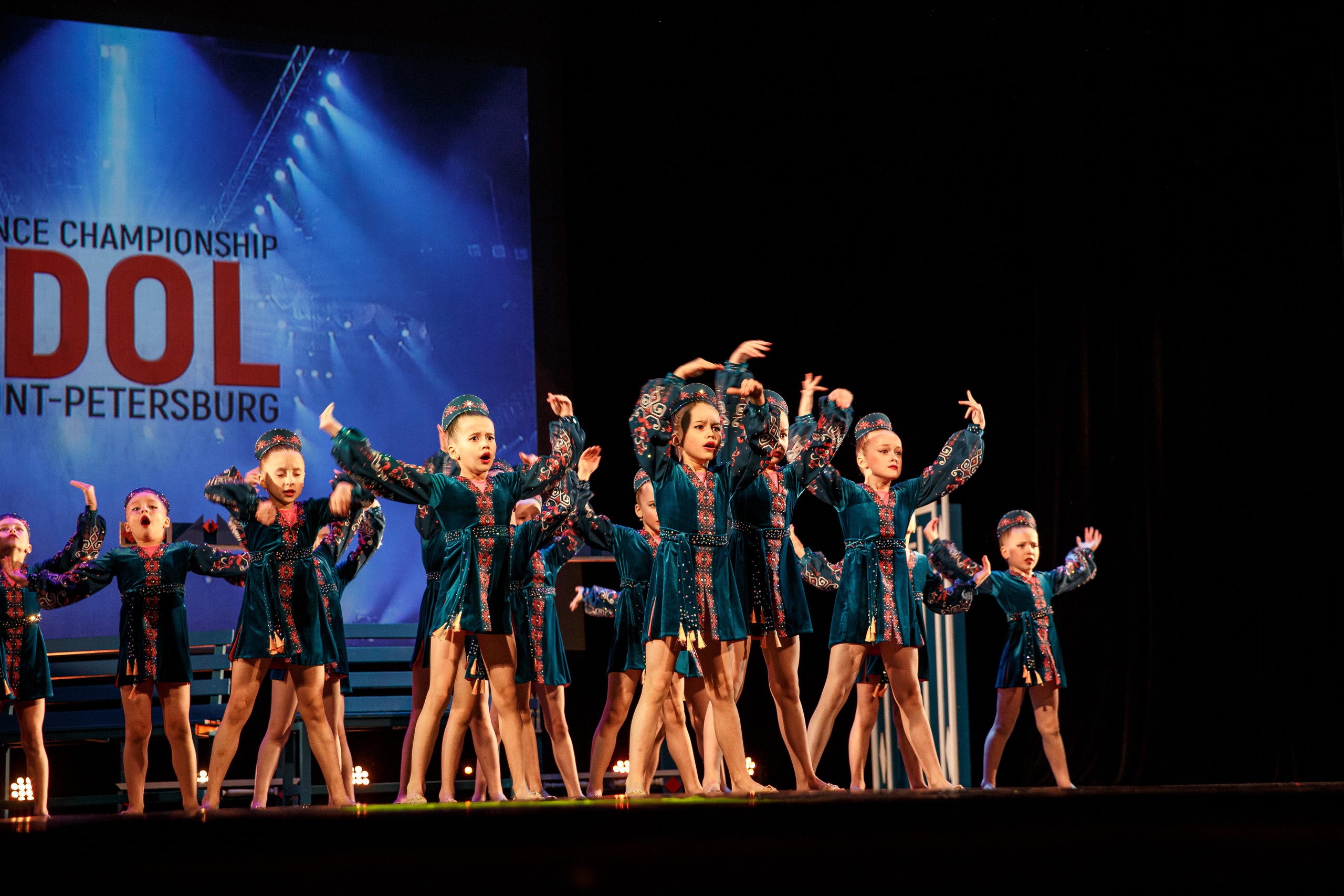 Детское танцевальное выступление. Детский и семейный фотограф в Санкт-Петербурге Елена Крюкова