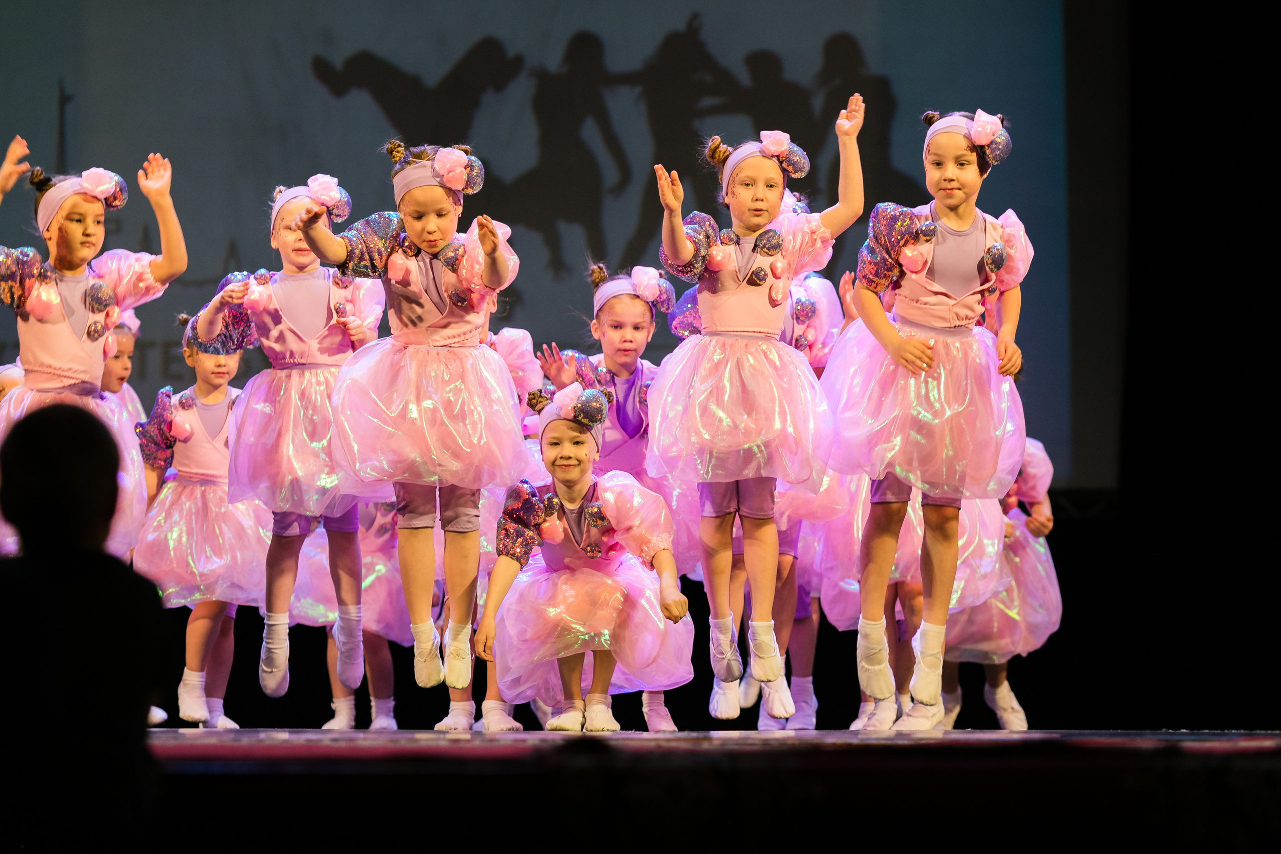 Детское танцевальное выступление. Детский и семейный фотограф в Санкт-Петербурге Елена Крюкова