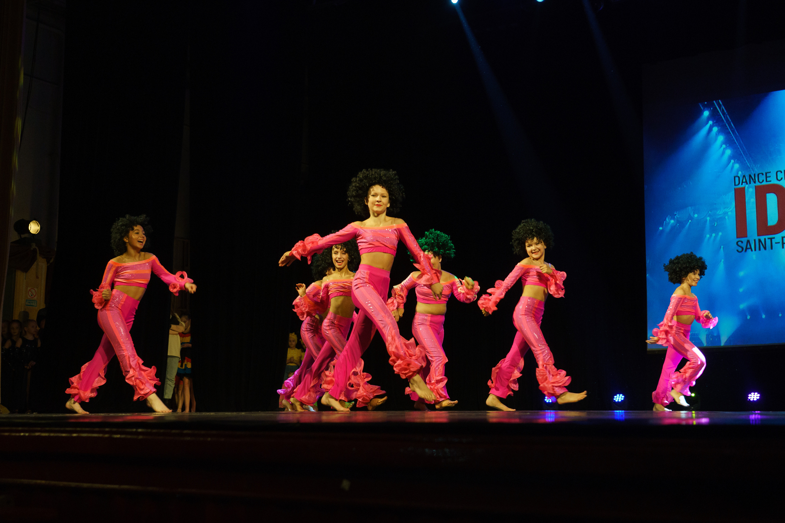 Детское танцевальное выступление. Детский и семейный фотограф в Санкт-Петербурге Елена Крюкова