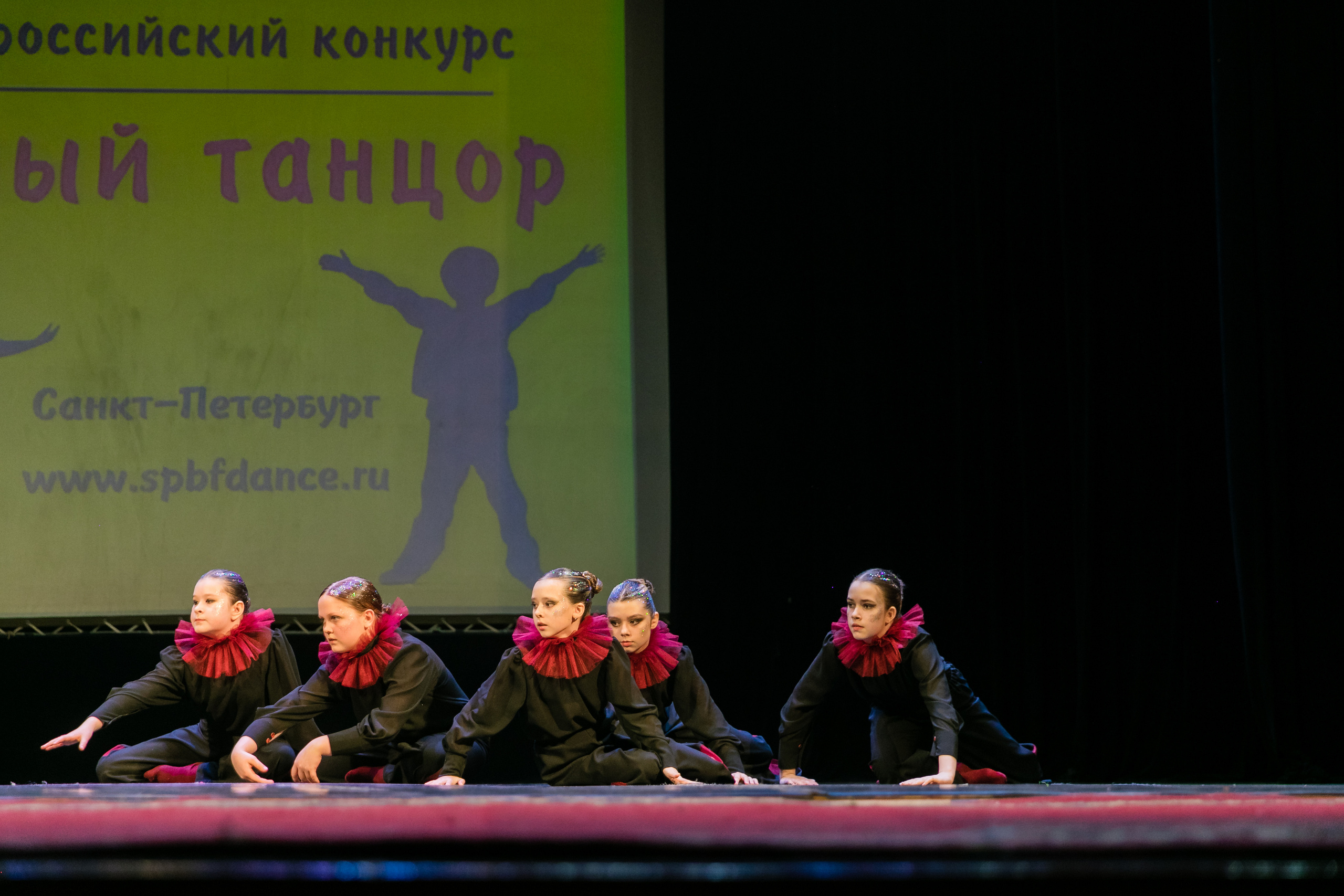 Детское танцевальное выступление. Детский и семейный фотограф в Санкт-Петербурге Елена Крюкова