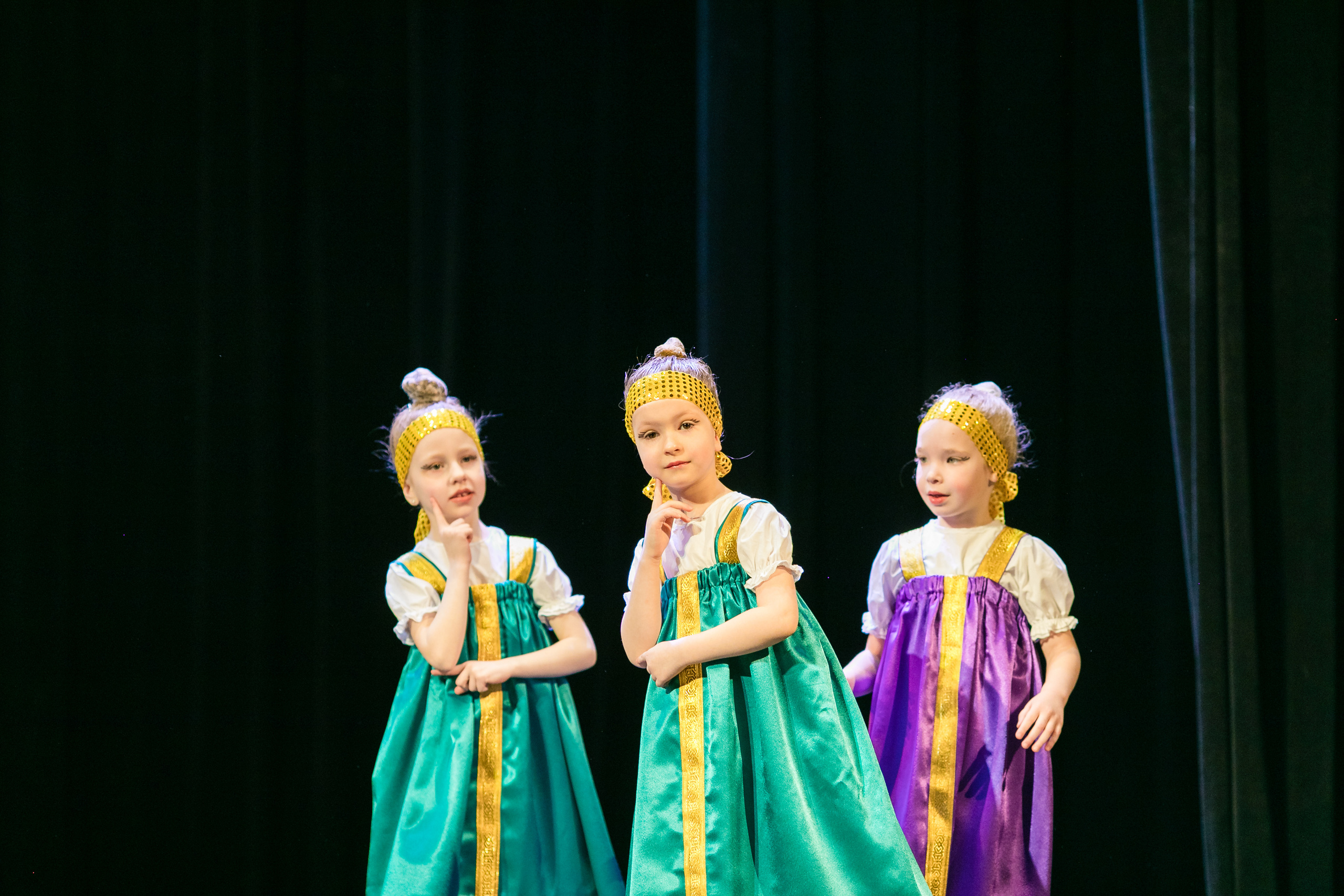 Детское танцевальное выступление. Детский и семейный фотограф в Санкт-Петербурге Елена Крюкова