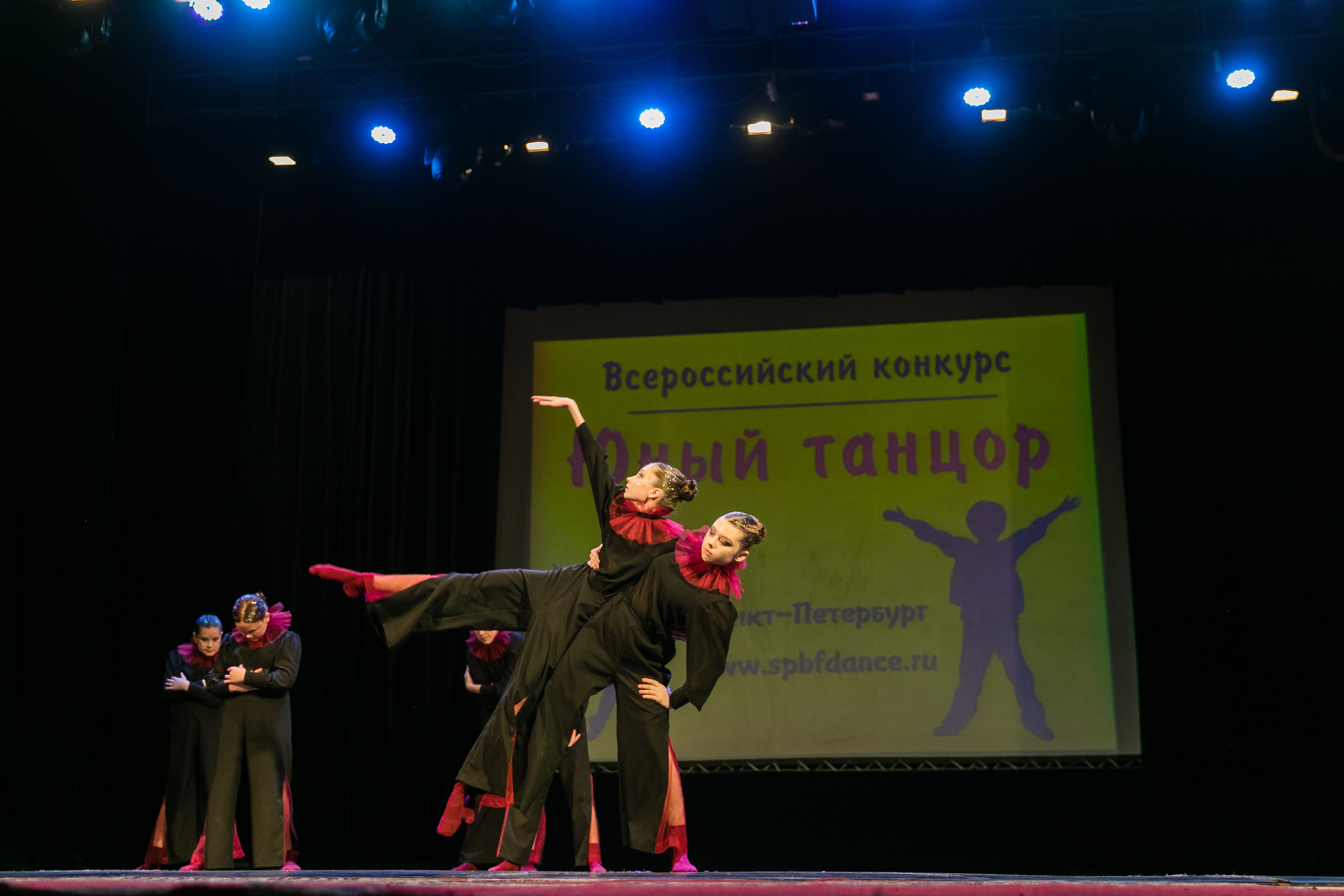 Детское танцевальное выступление. Детский и семейный фотограф в Санкт-Петербурге Елена Крюкова