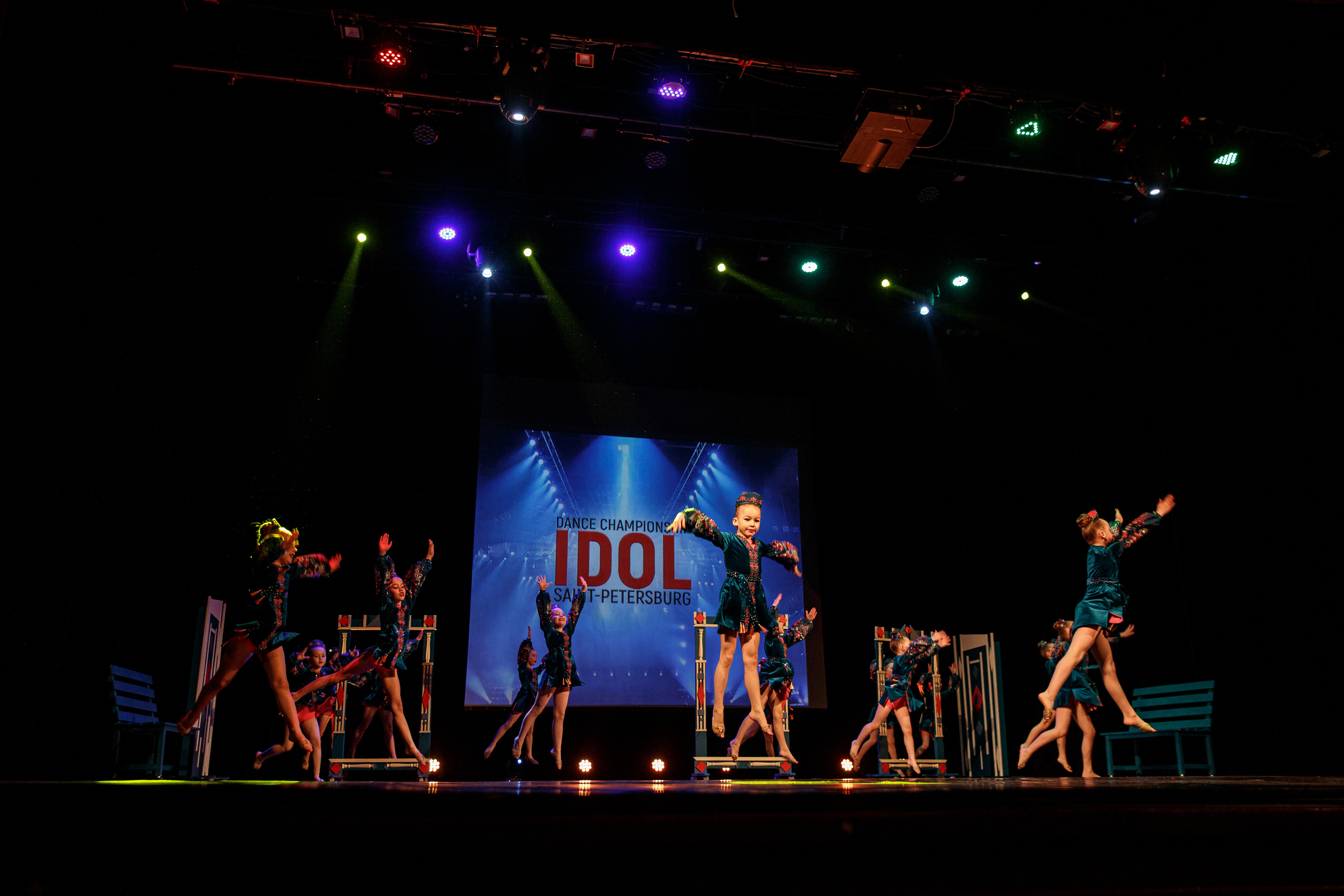 Детское танцевальное выступление. Детский и семейный фотограф в Санкт-Петербурге Елена Крюкова