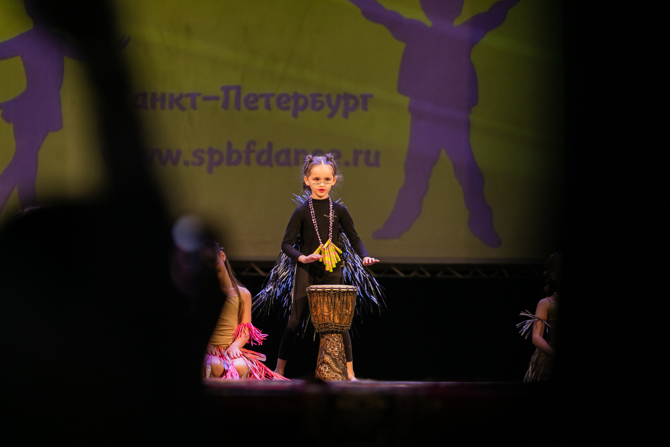 Детское танцевальное выступление. Детский и семейный фотограф в Санкт-Петербурге Елена Крюкова