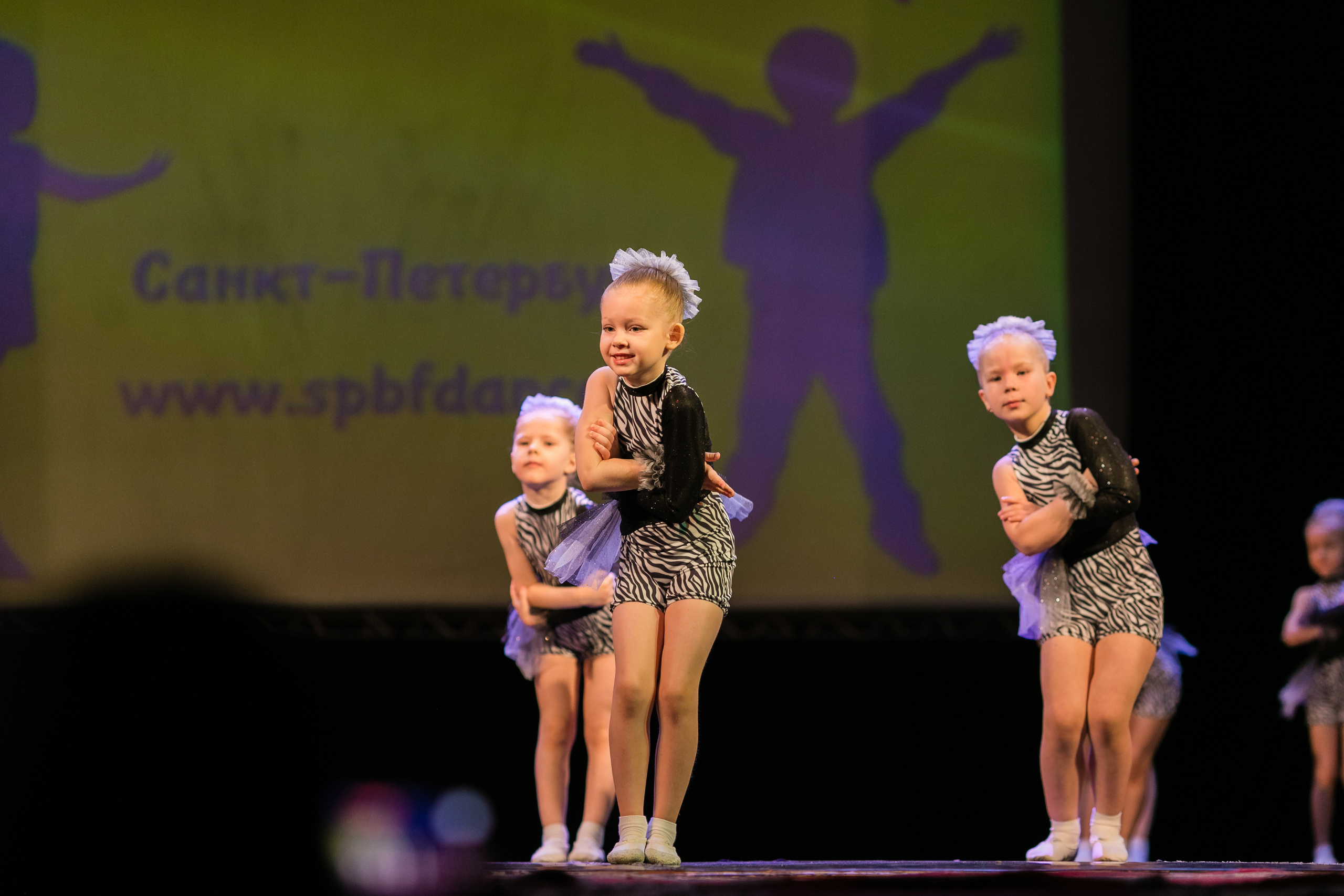 Детское танцевальное выступление. Детский и семейный фотограф в Санкт-Петербурге Елена Крюкова