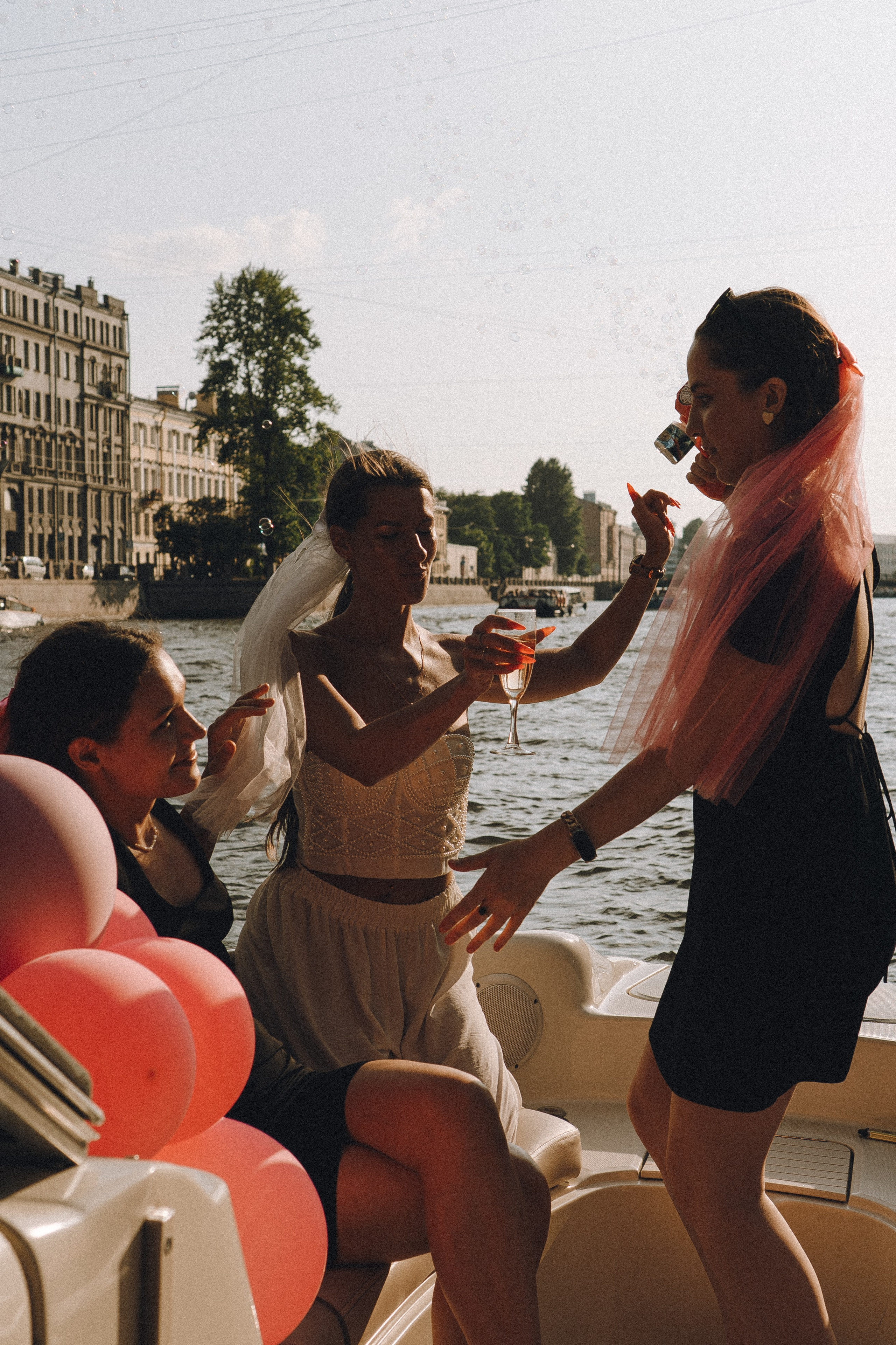 ДЕВИЧНИК НА КАТЕРЕ. Профессиональный фотограф, Санкт-Петербург — Виктория Богомолова