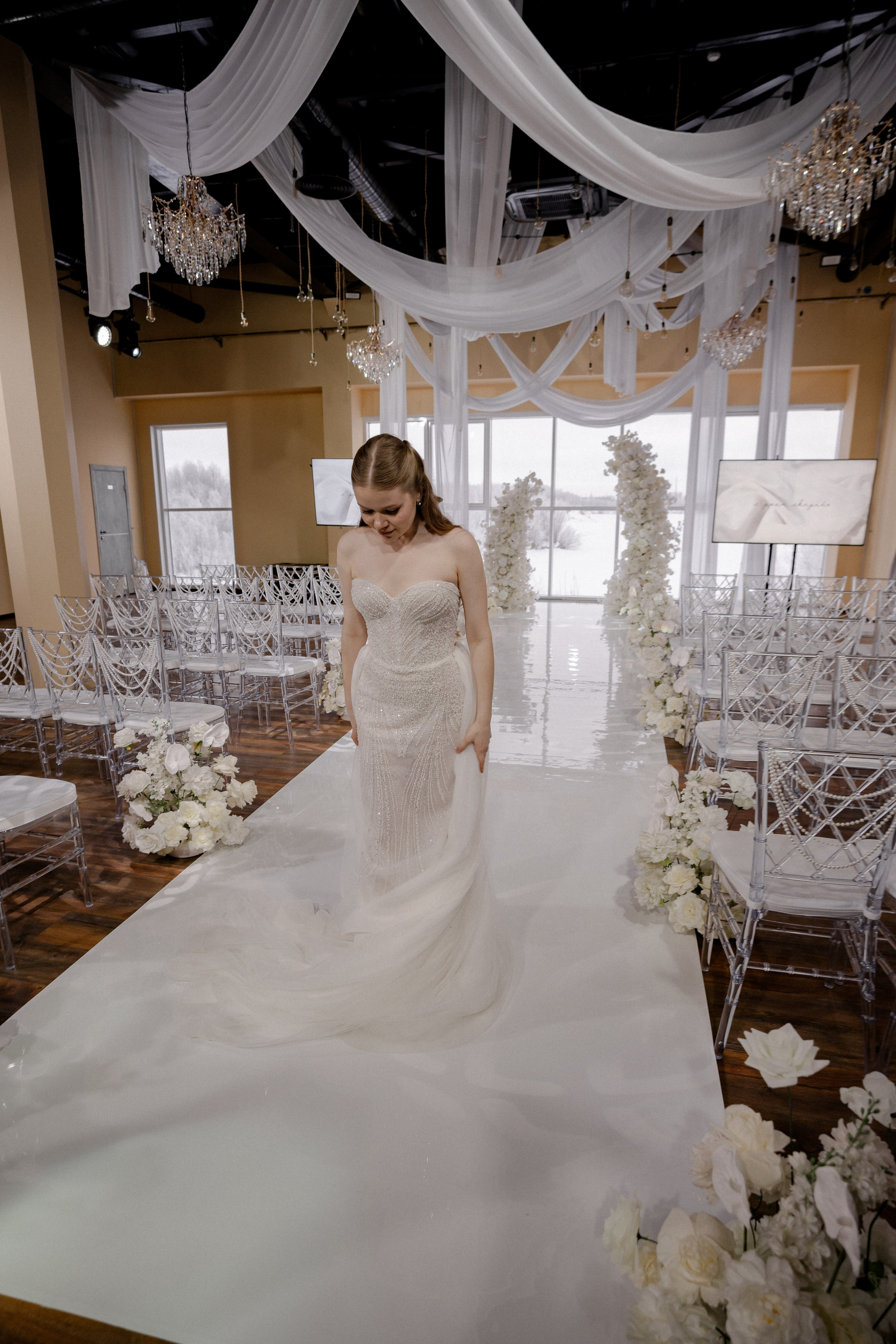 СВАДЕБНАЯ СЬЕМКА СБОРОВ В ОТЕЛЕ И ВЫЕЗД НА ЦЕРЕМОНИЮ (СНЯТО В СИБИРЕ В НИЖНЕВАРТОВСКЕ). Профессиональный фотограф, Санкт-Петербург — Виктория Богомолова