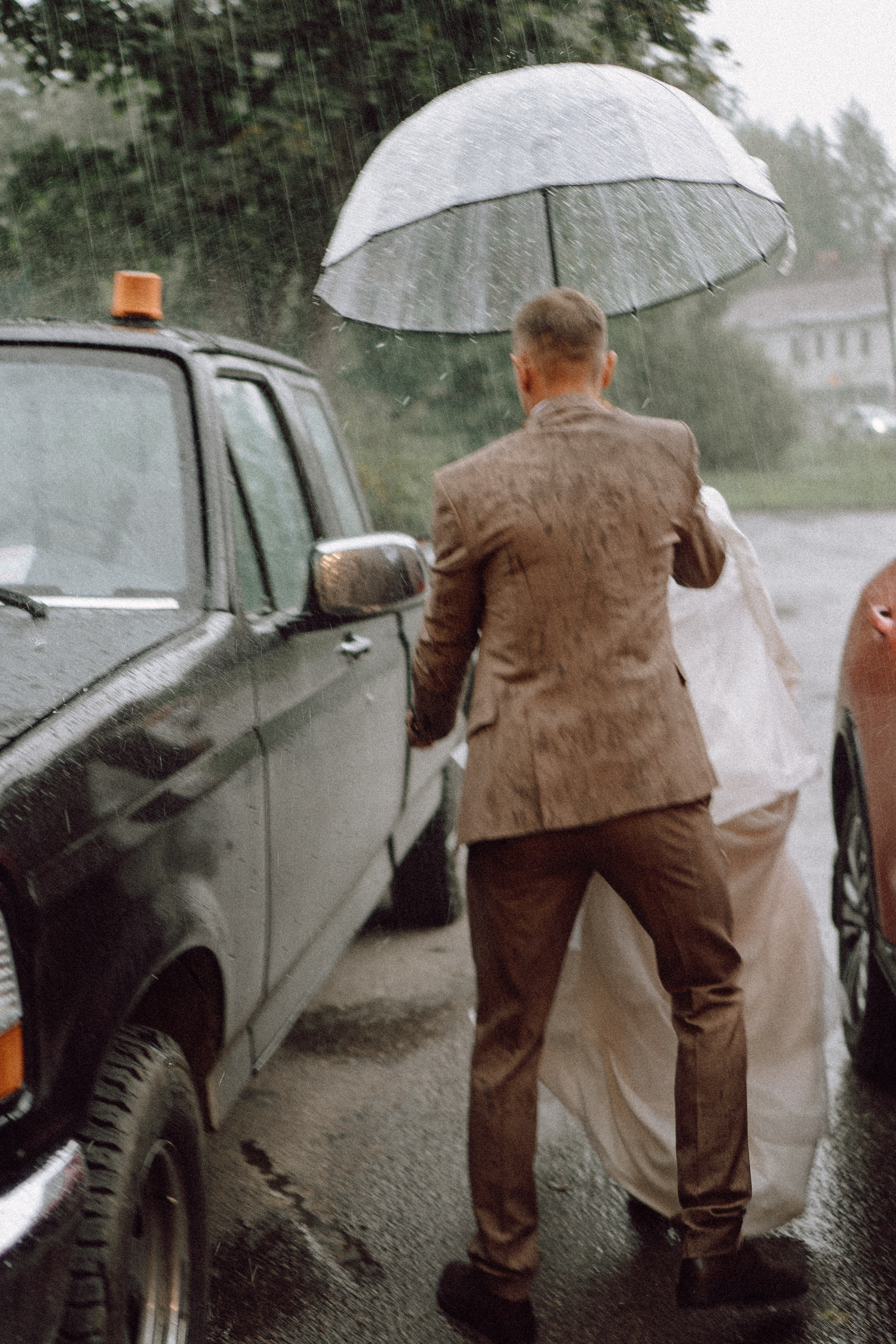 СВАДЕБНАЯ ФОТОСЕССИИЯ ПАРЫ В ГОРОДЕ ПРИОЗЕРСК В СОСНОВОМ ЛЕСУ И С ПИКАПОМ. Профессиональный фотограф, Санкт-Петербург — Виктория Богомолова