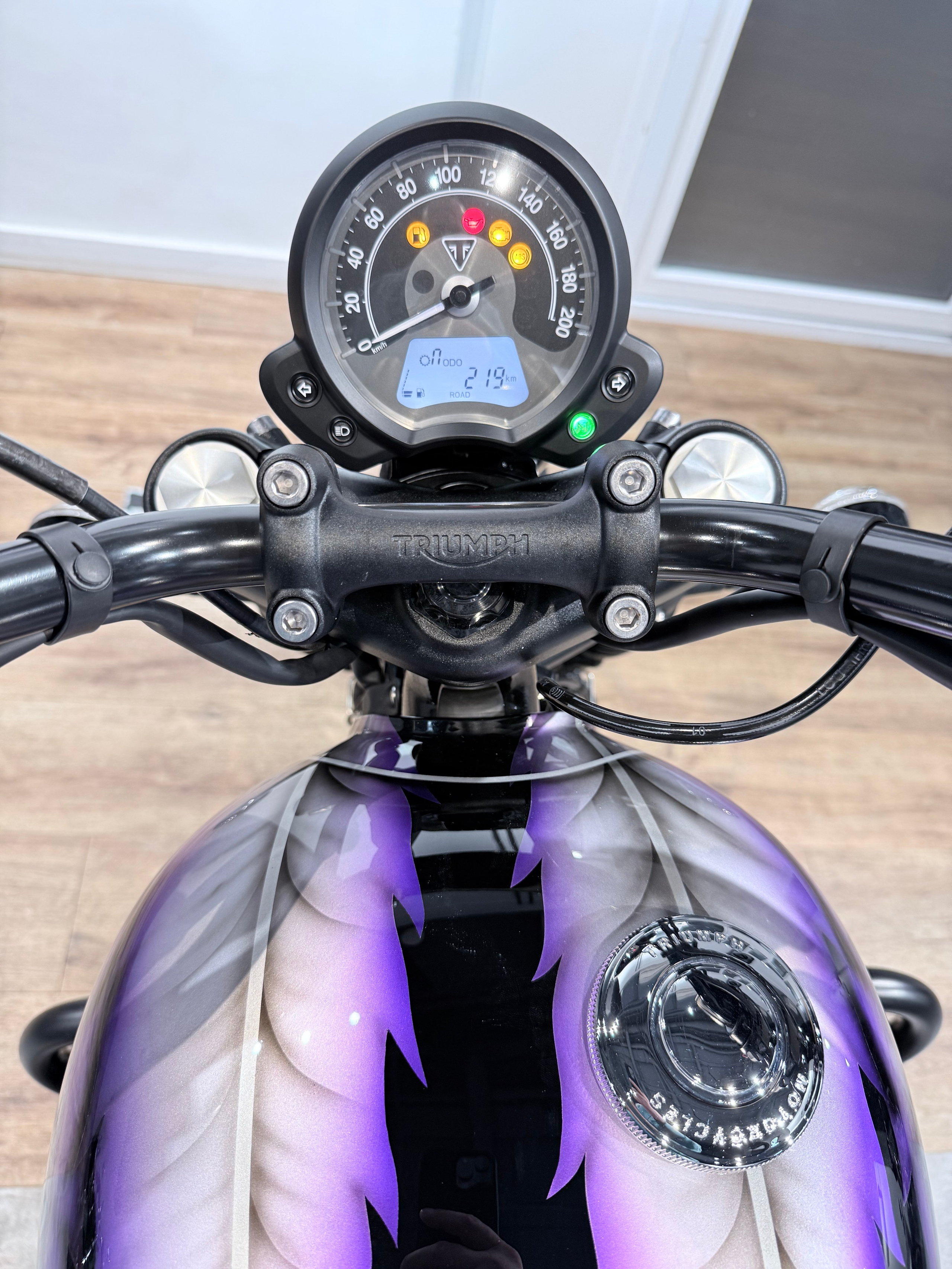 Triumph Bobber NEW. Hello Davidson, Москва. Только хорошие мотоциклы…