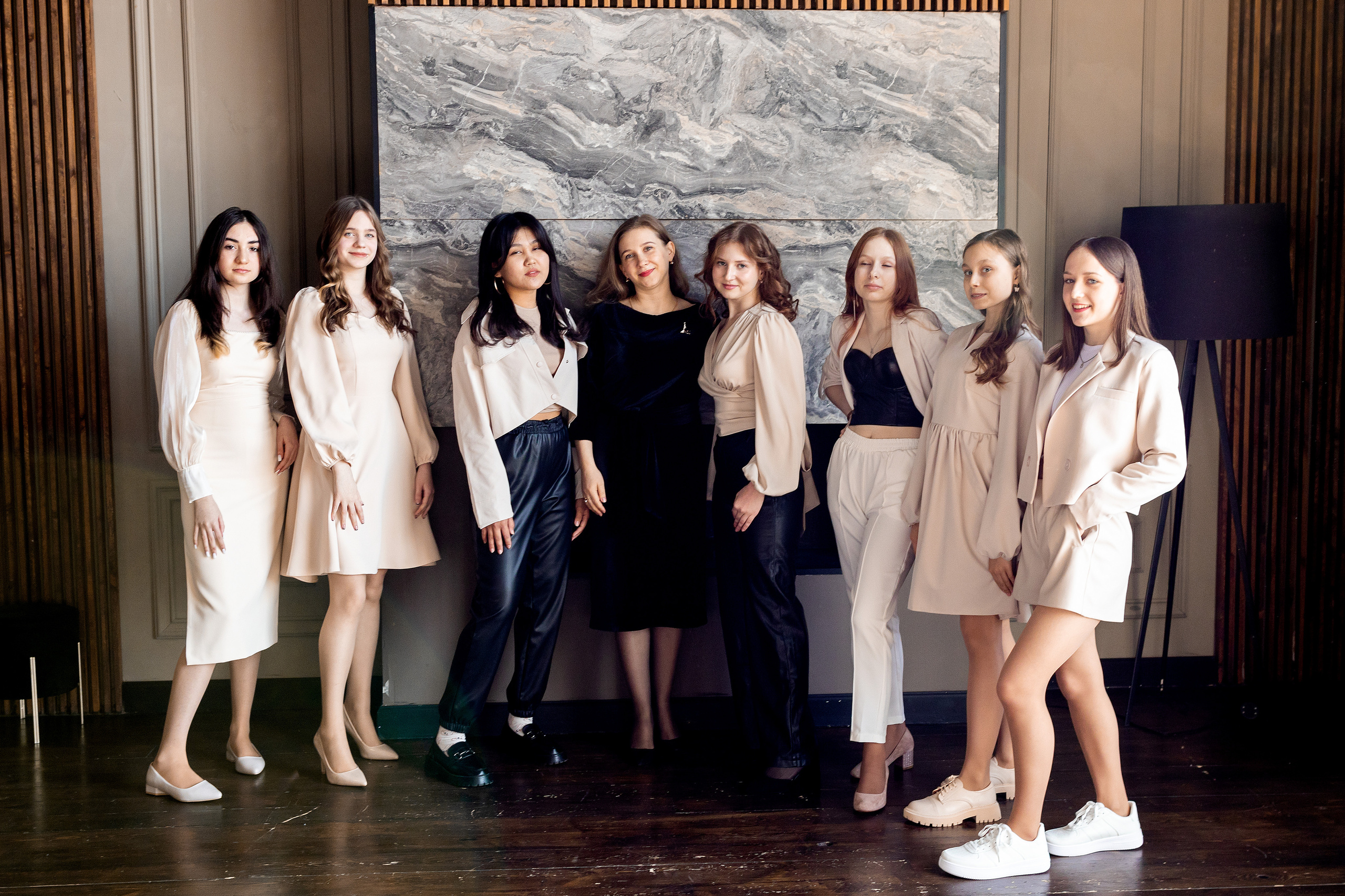 Выпускной альбом, фото друзей