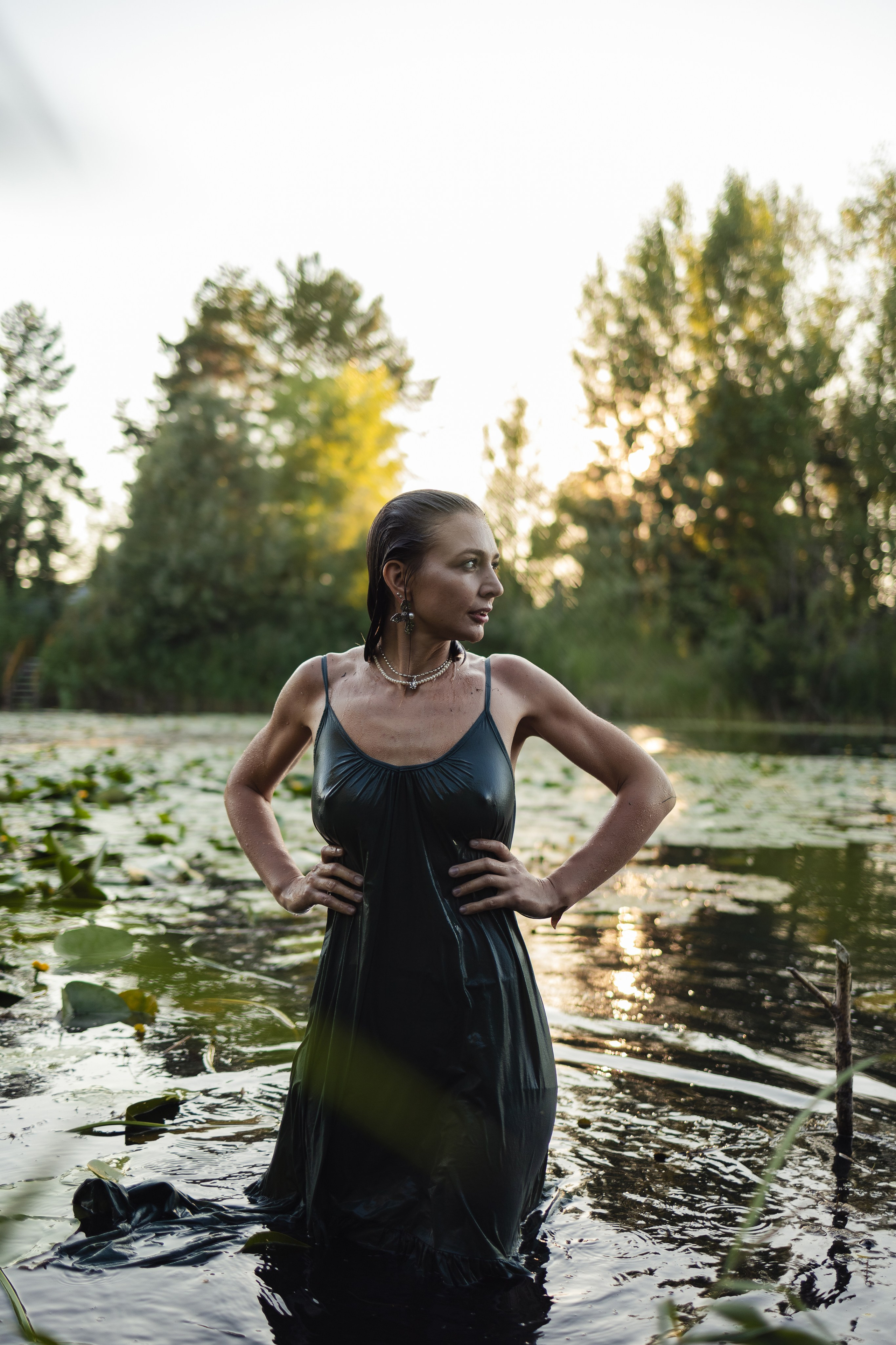 кувшинки женская фотосессия женственность река болото тайна закат русалка нимфа