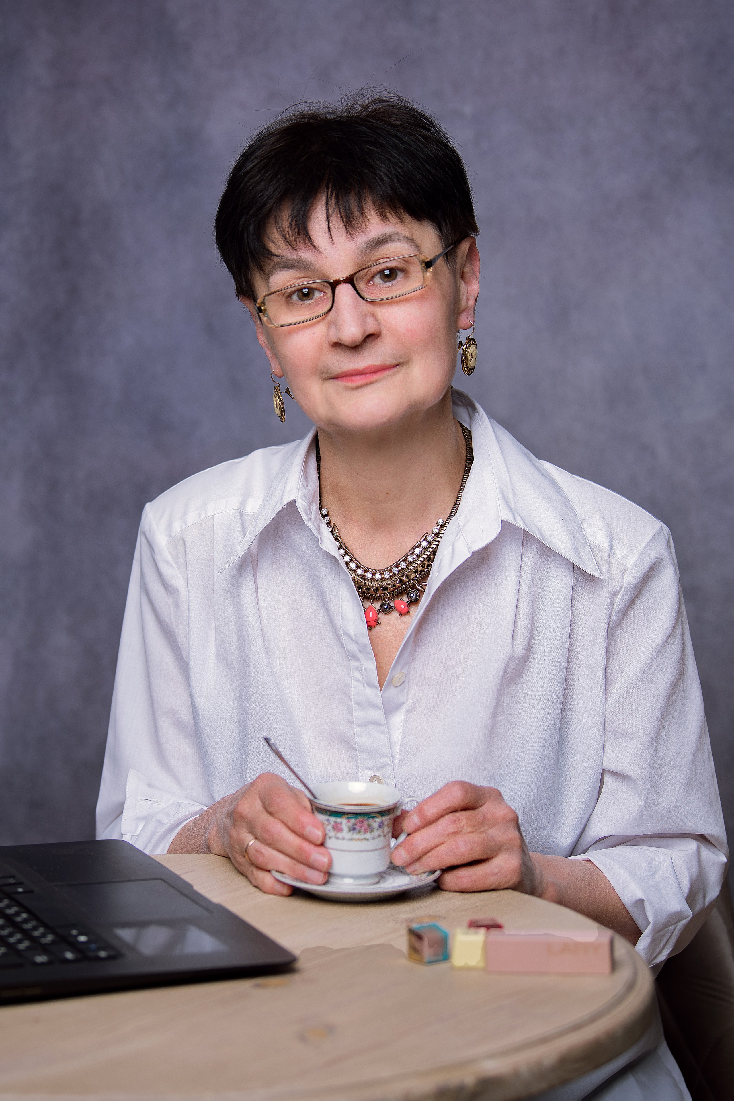 Студийные женские портреты. Главная