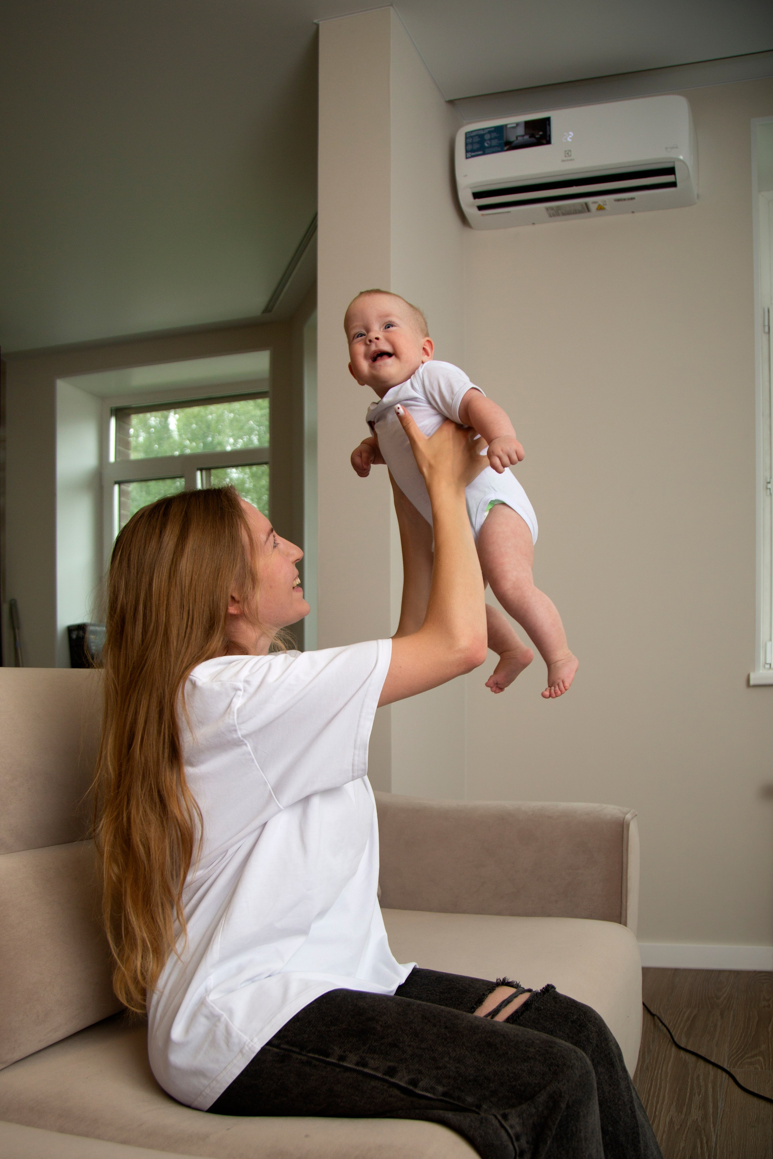Семейная фотосессия с детьми в Москве дома. Фотосессия в студии в Москве от профессионального фотографа услуги по доступным ценам