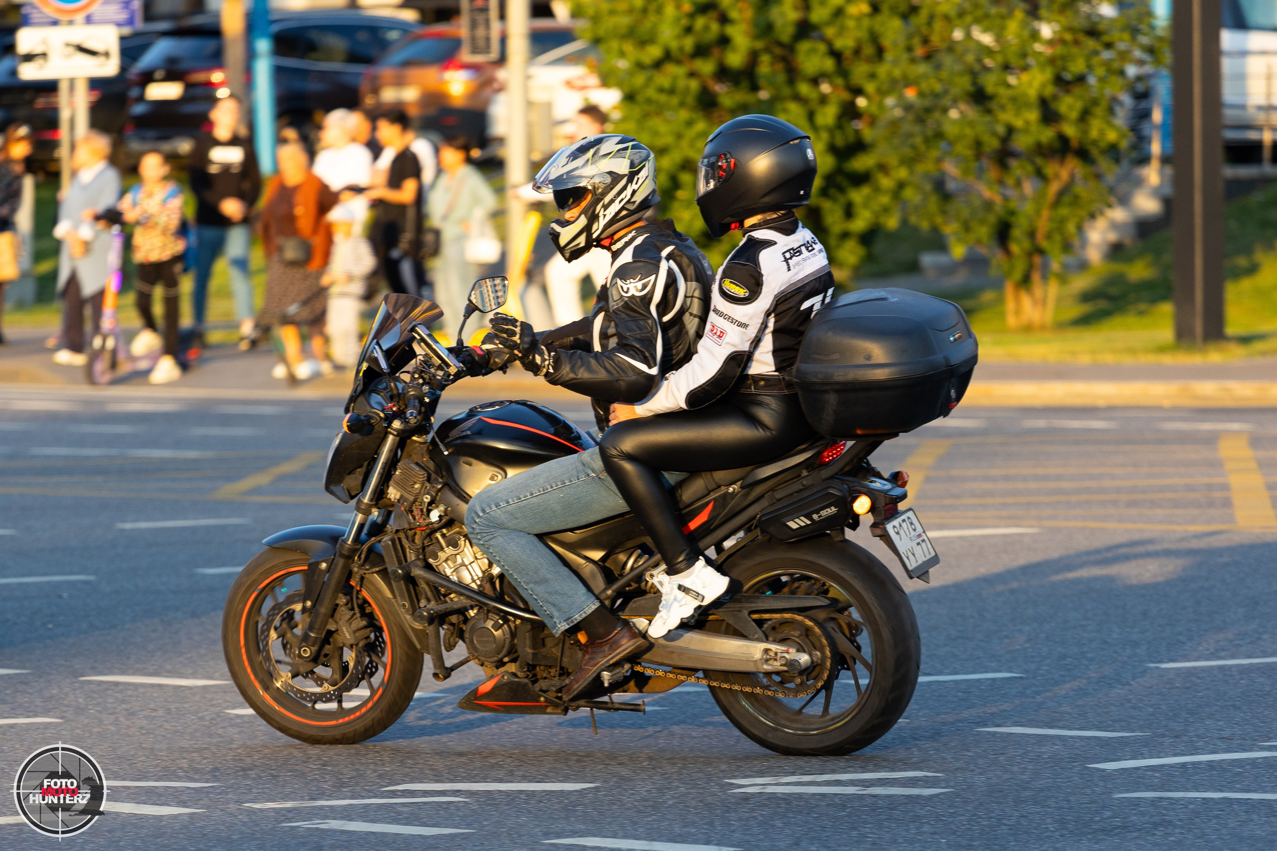 Мотоциклы на улицах города. Фотограф Ольга Гирусова «Пантерочка» Москва