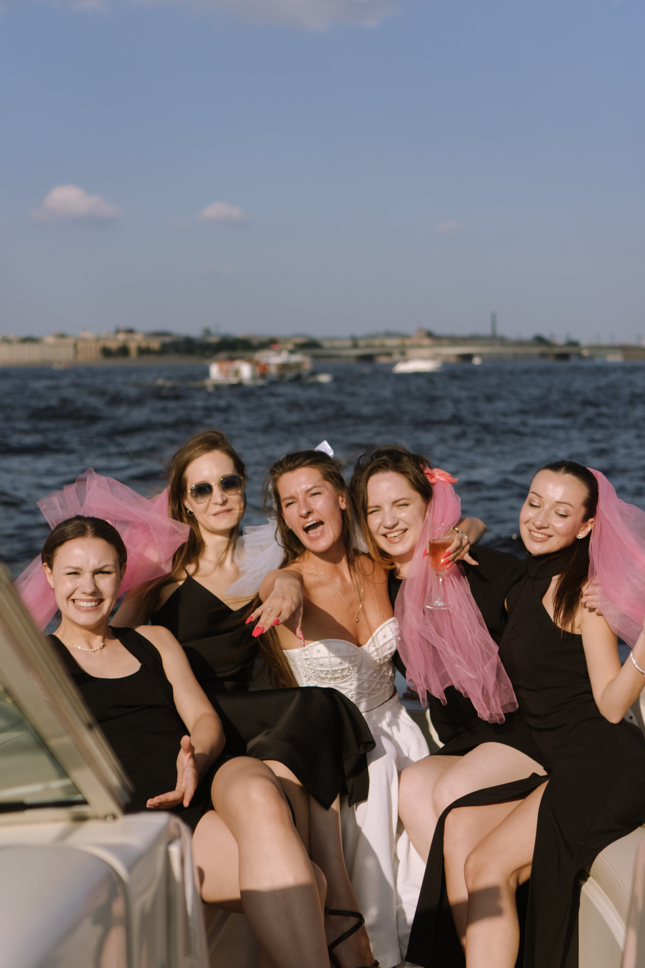 ДЕВИЧНИК НА КАТЕРЕ. Профессиональный фотограф, Санкт-Петербург — Виктория Богомолова