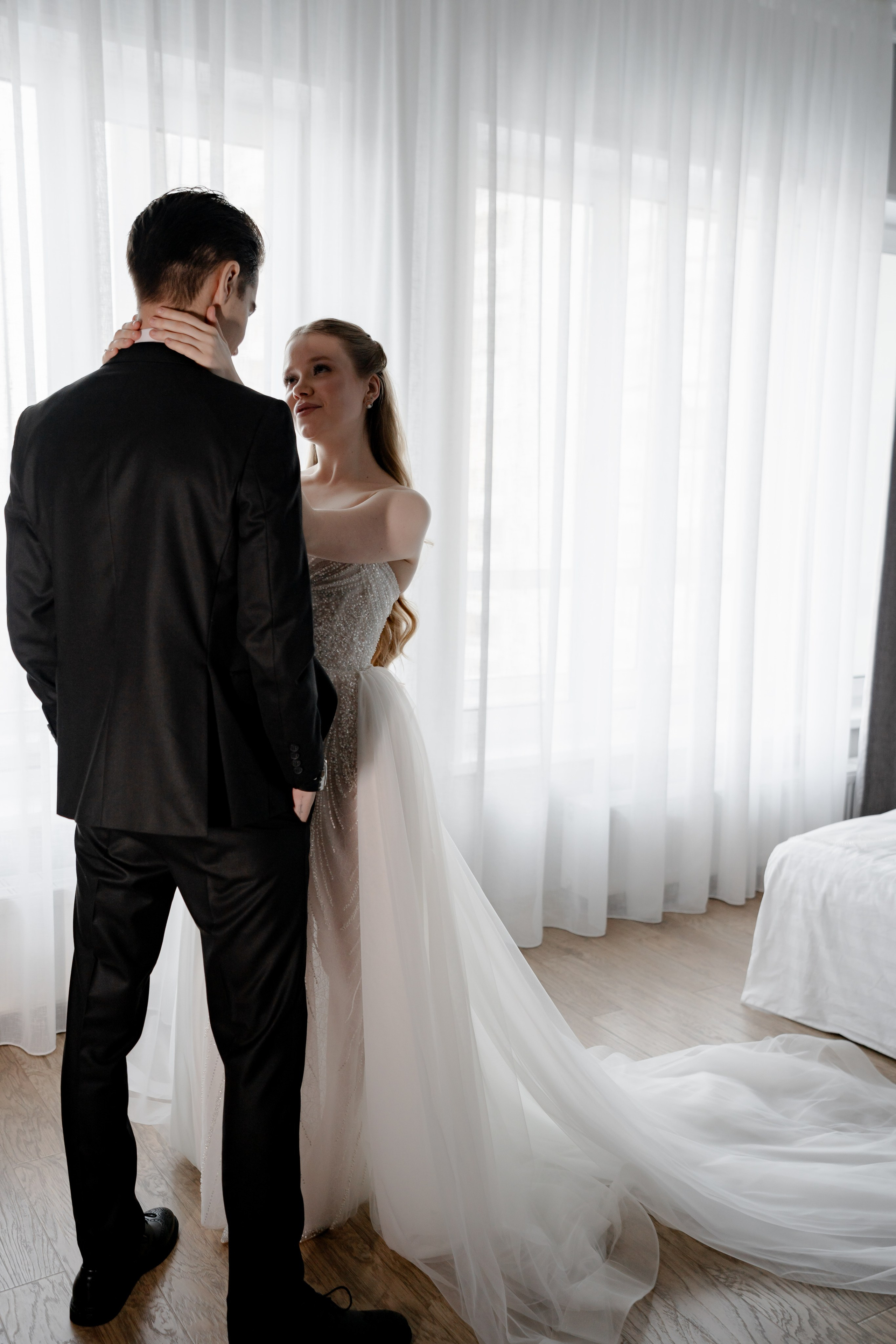 СВАДЕБНАЯ СЬЕМКА СБОРОВ В ОТЕЛЕ И ВЫЕЗД НА ЦЕРЕМОНИЮ (СНЯТО В СИБИРЕ В НИЖНЕВАРТОВСКЕ)М. Профессиональный фотограф, Санкт-Петербург — Виктория Богомолова