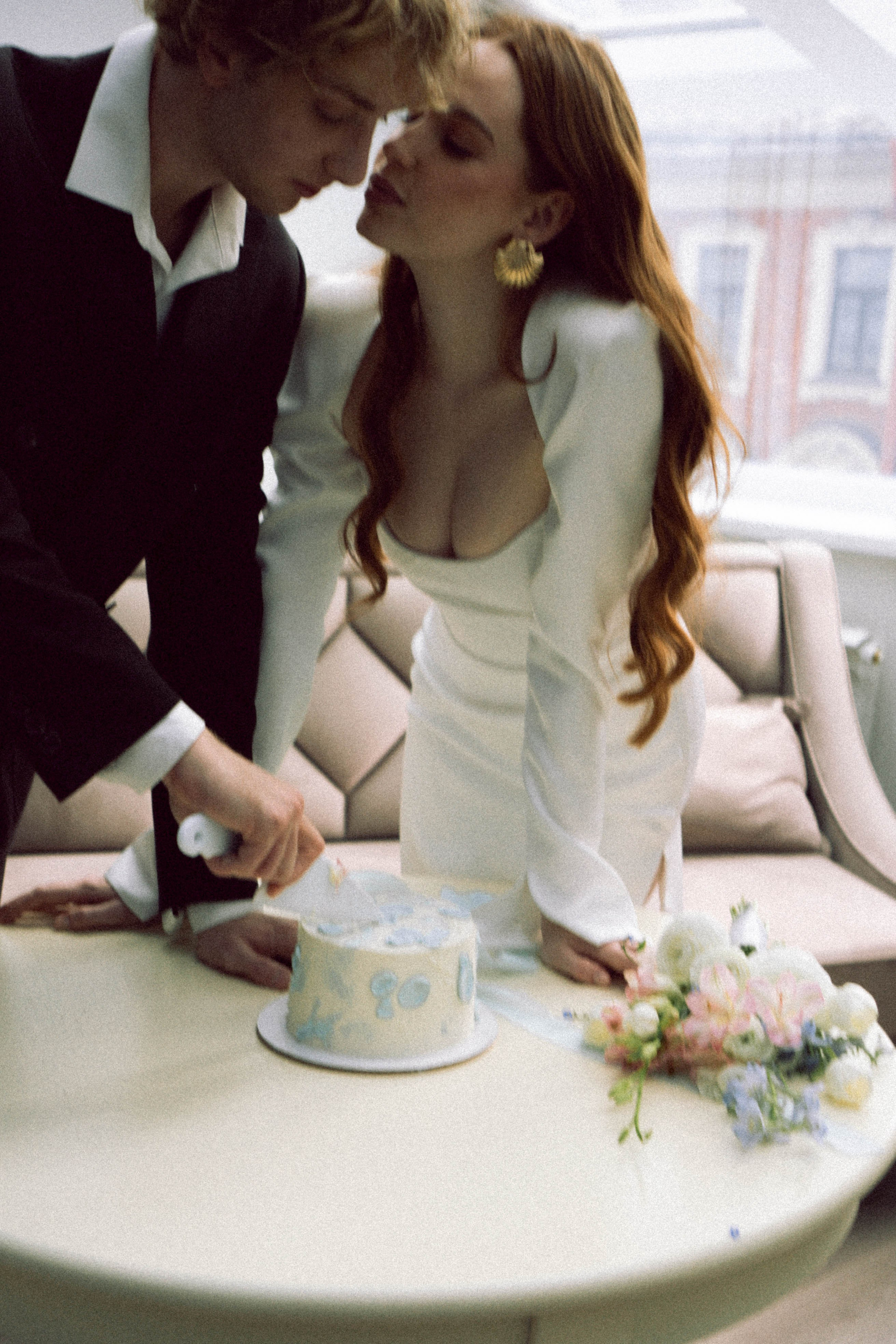 СВАДЕБНАЯ СЬЕМКА В ОТЕЛЕ. СБОРЫ ЖЕНИХА И НЕВЕСТЫ И ТАКЖЕ ТОР И ПОДГОТОВКА К ПРОГУЛКЕ. Профессиональный фотограф, Санкт-Петербург — Виктория Богомолова