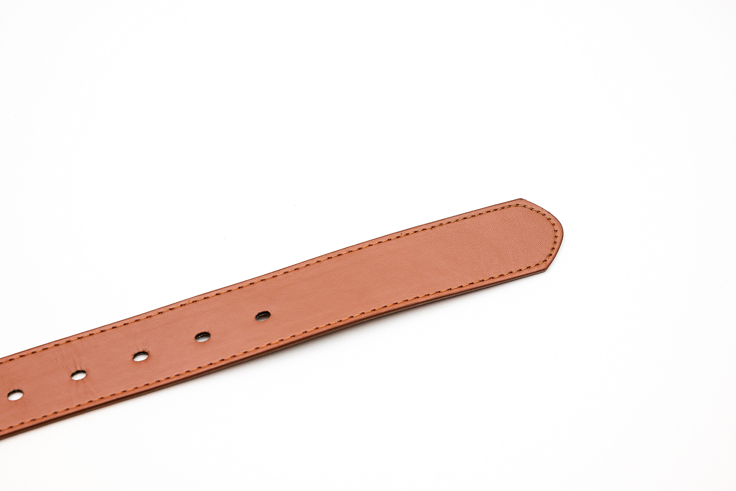 Аксессуары на белом фоне