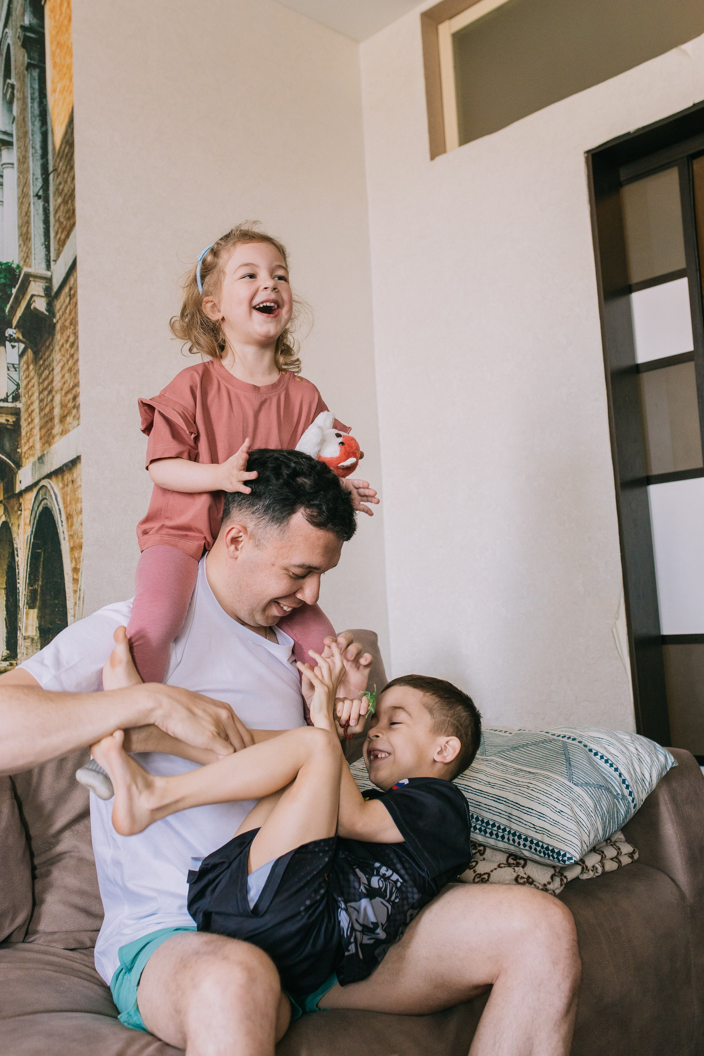 Руслан, Катя, Рамир и Роксана. Семейный фотограф Трусова Евгения в Екатеринбурге