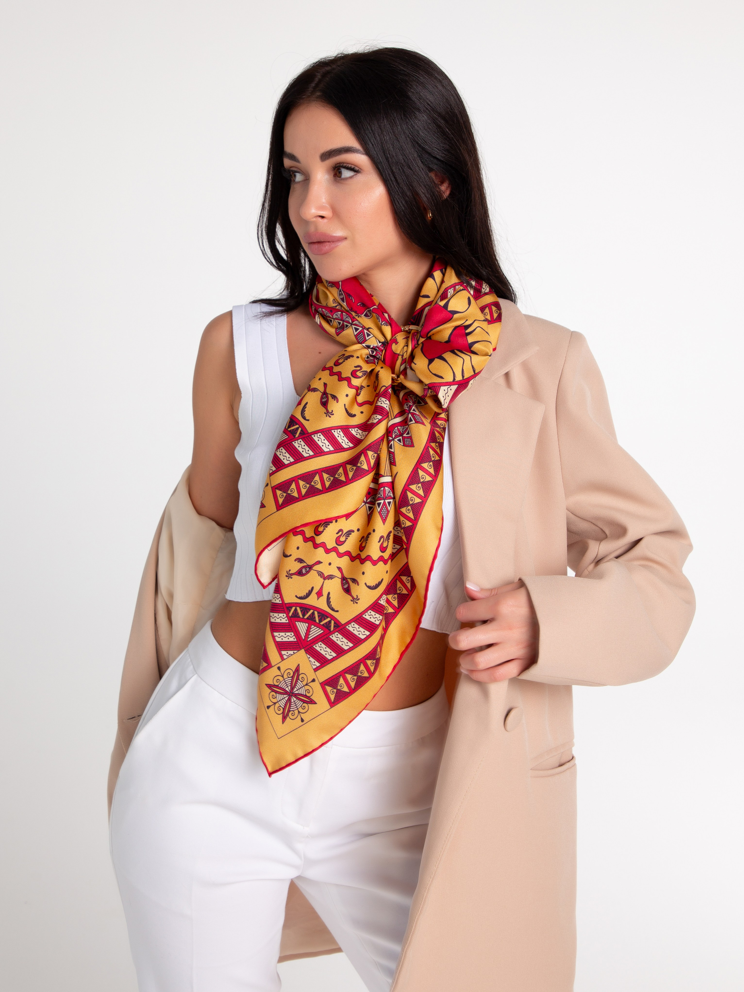 Фото на модели. Предметная Фотосьемка в Москве