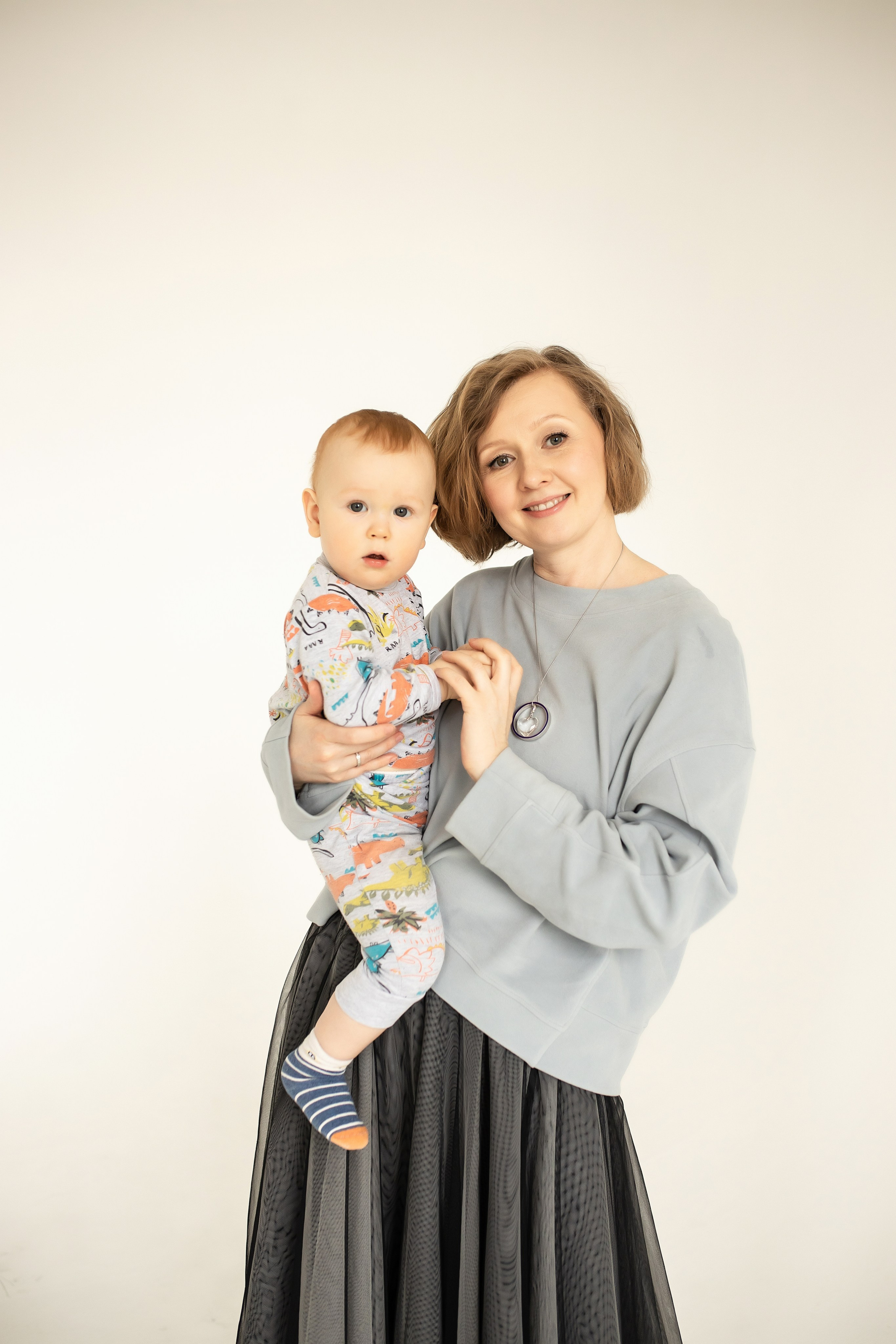 Семейная фотосессия на циклораме с естественным светом. Фотограф в Железнодорожном и Балашихе