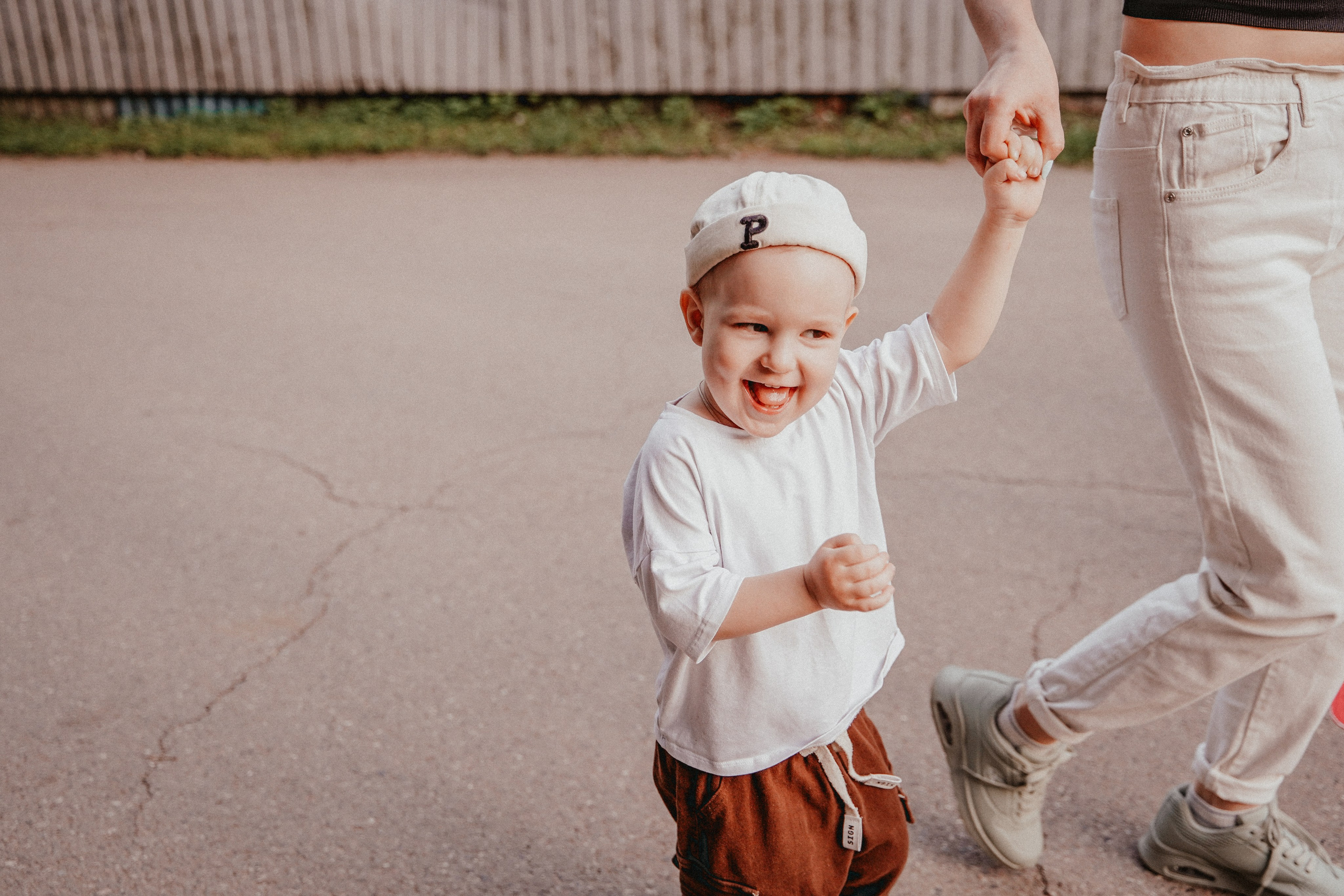 Семейная фотосессия со скейтом и самокатом. Семейный и женский фотограф в Краснодаре Анастасия Приймак