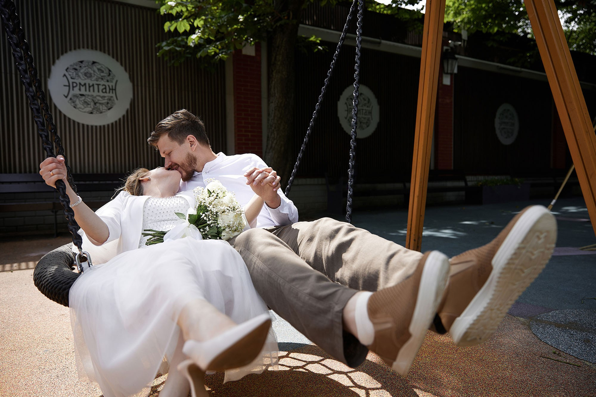 Прогулка, фотосессия жениха и невесты. Свадебная съемка. Фотограф в Москве Валерий Боцман