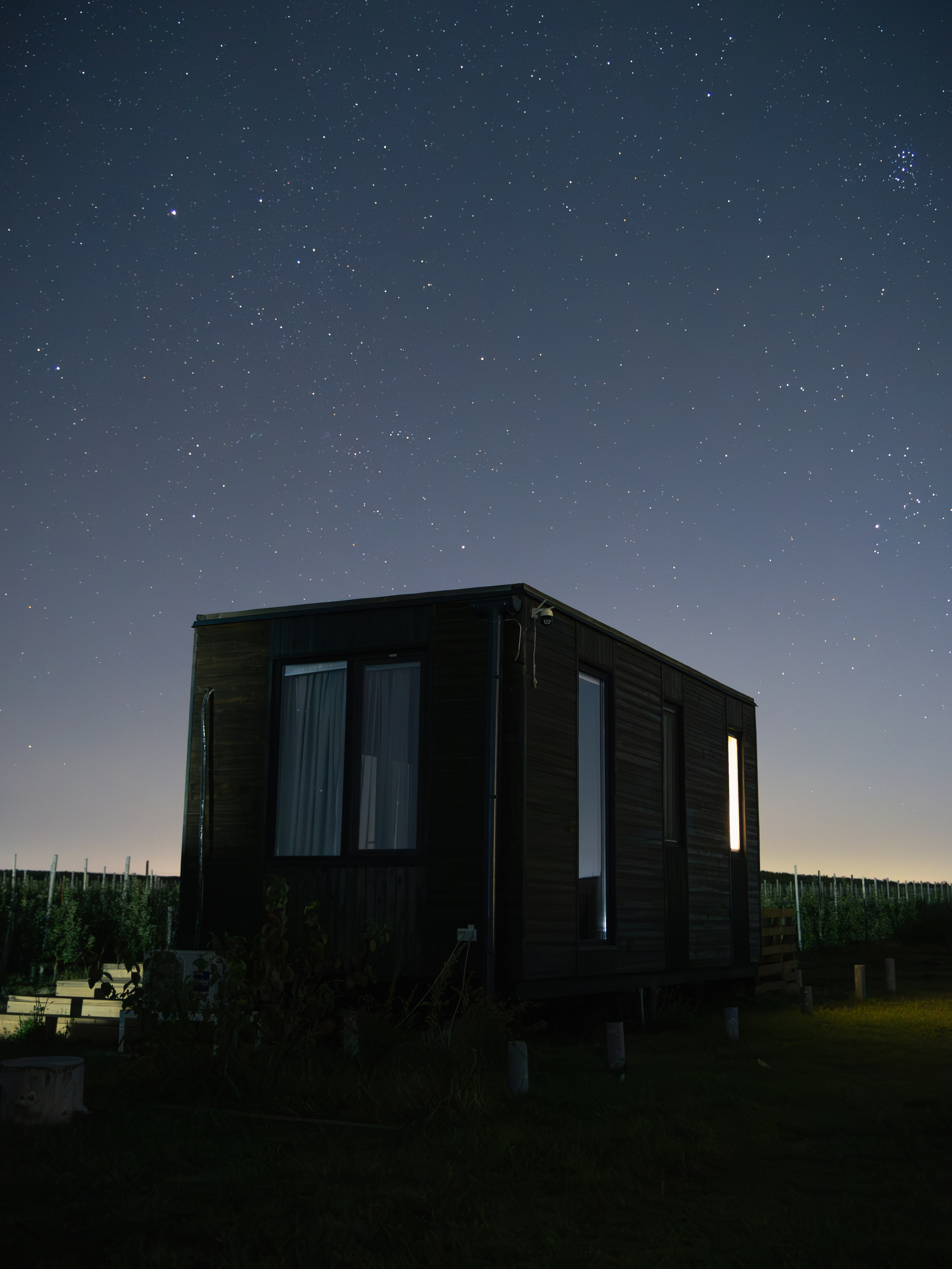 Domik в саду. Артем Корнев Фотограф