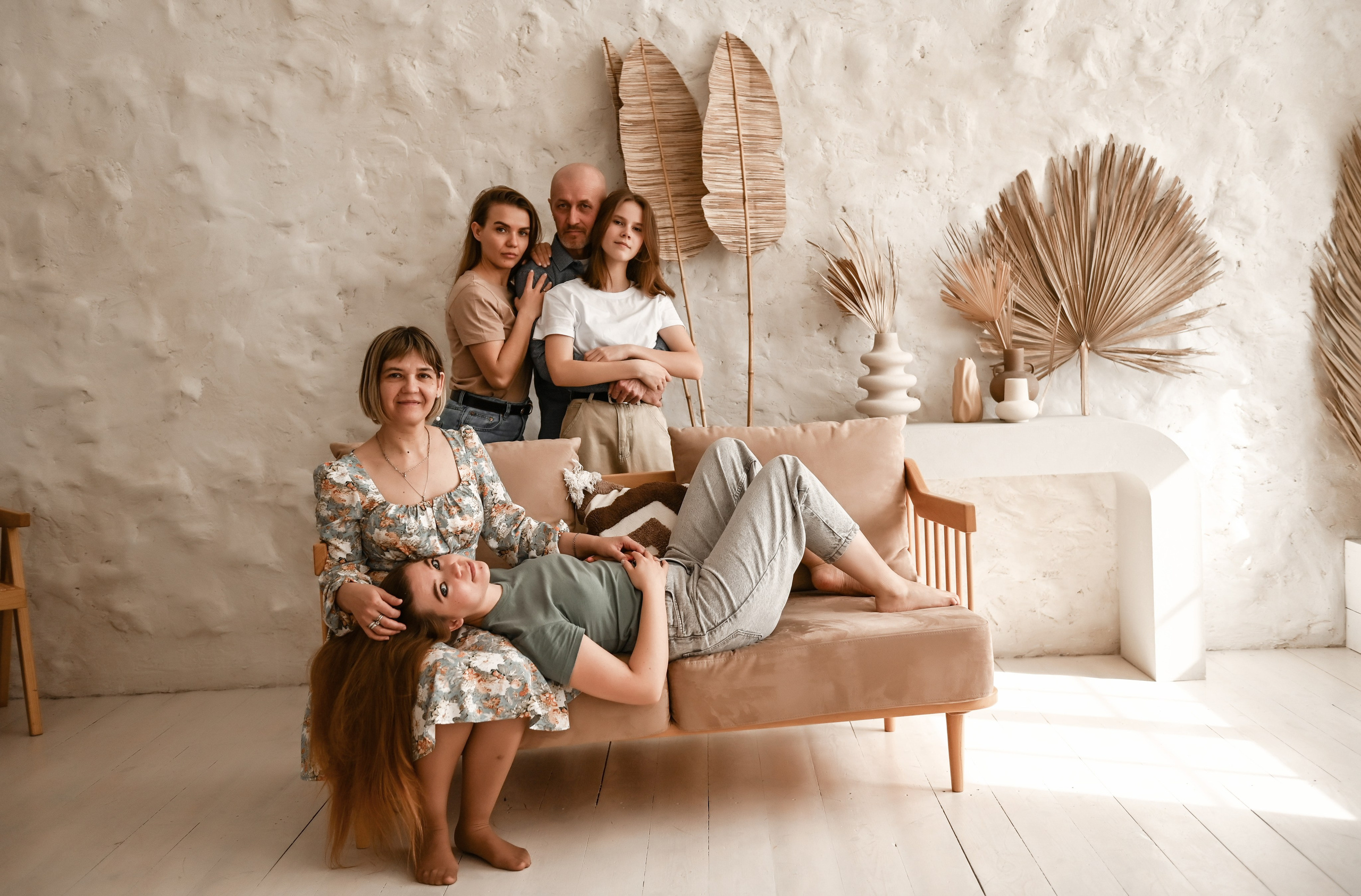 Семейная студийная  фотосессия 2. Свадебный, семейный, детский, контент фотограф в Омске Максим Ильин