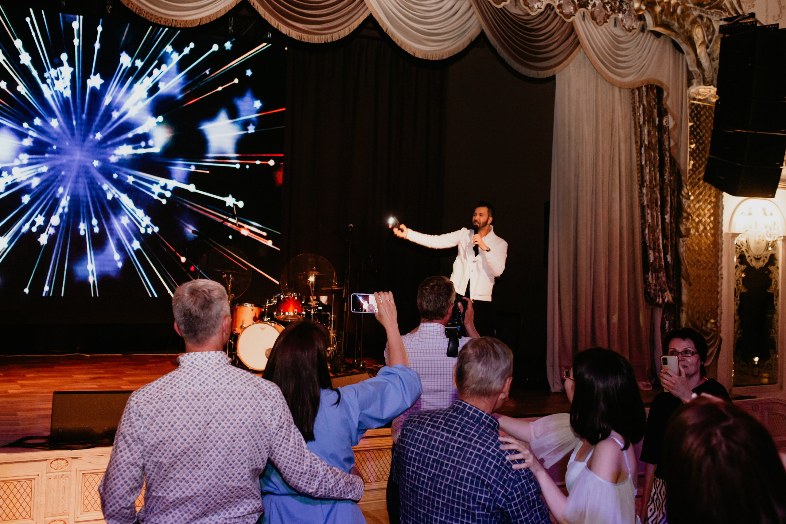 Выпускной. 11 лицей. Фотограф в Челябинске Ополихина Анна