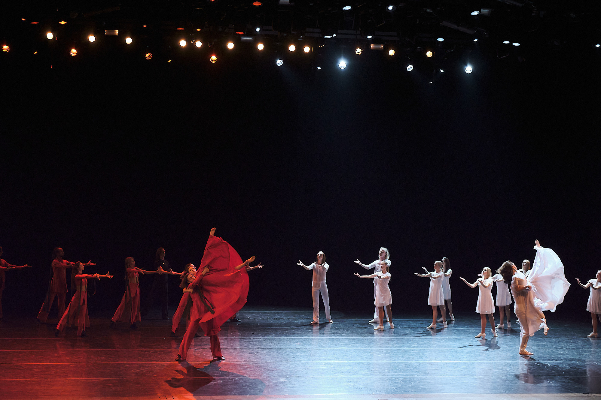 Узники времени, Свободный балет Терешкина